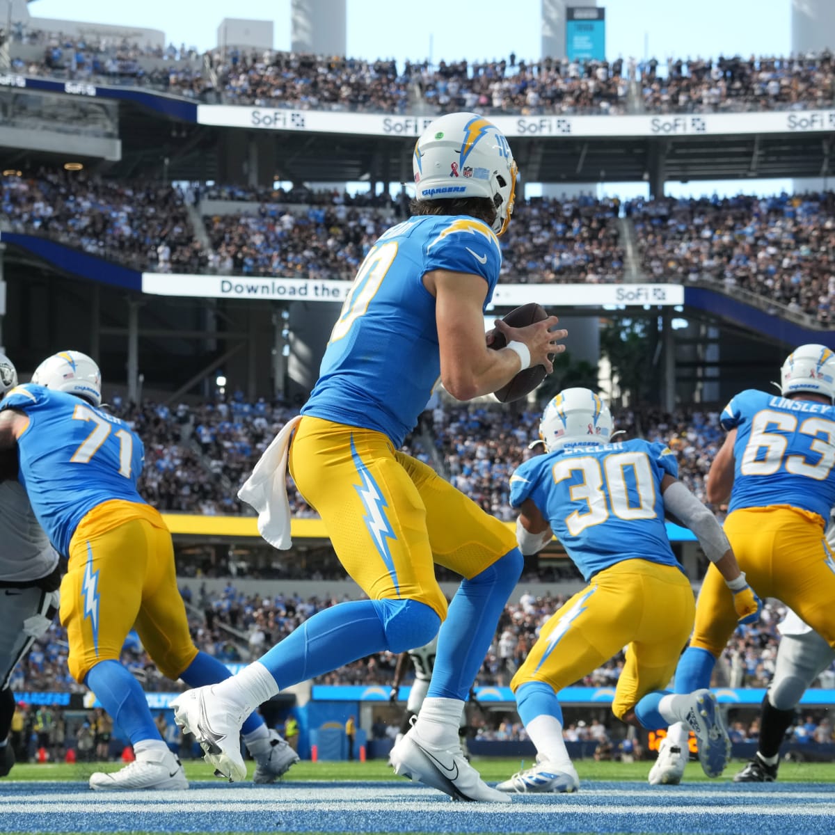 Khalil Mack's Dominance in Los Angeles Chargers Debut Secures 24-19 Win  Over Las Vegas Raiders - Sports Illustrated Los Angeles Chargers News,  Analysis and More