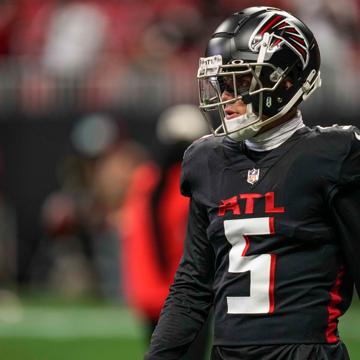 Atlanta Falcons wide receiver Drake London (5) lines up during the first  half of an NFL football game against the San Francisco 49ers, Sunday, Oct.  16, 2022, in Atlanta. The Atlanta Falcons