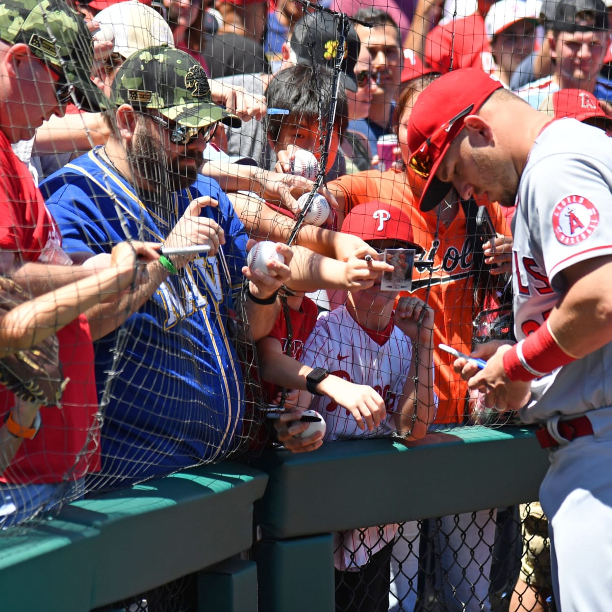 Boy from Corsicana gets to meet MLB player Mike Trout