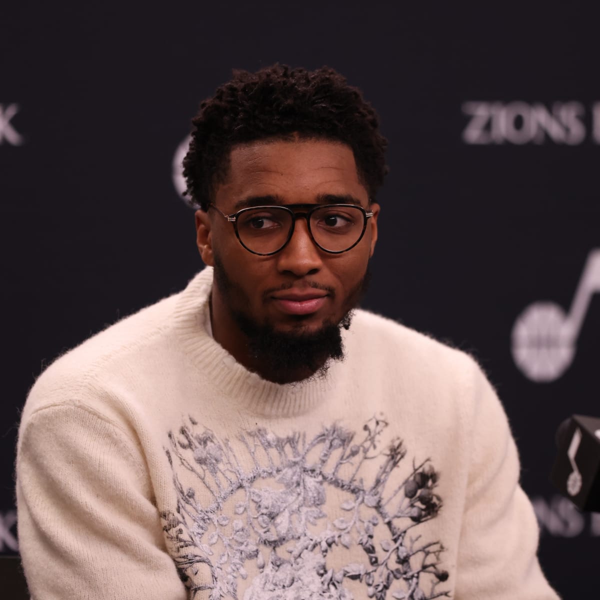 Which glasses should Donovan Mitchell wear? 