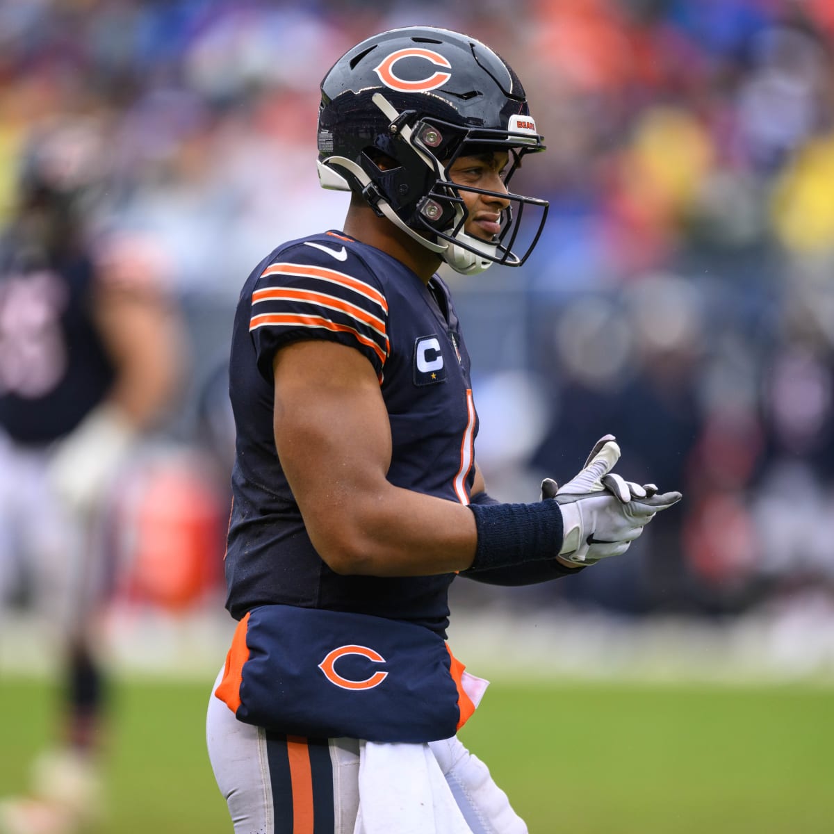 Justin Fields leads Bears to Week 1 win in the rain vs. the 49ers