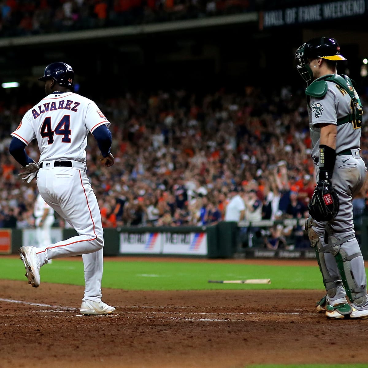 Houston Astros Clinch American League West, First Round Playoff Bye -  Fastball