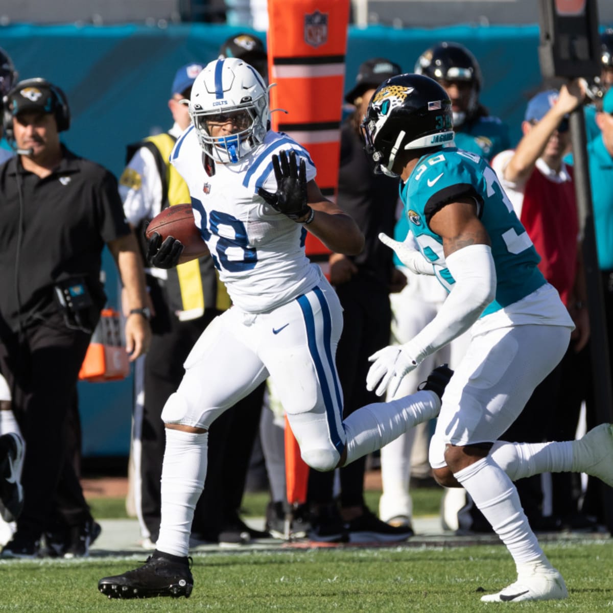 Jacksonville, FL, USA. 9th Jan, 2022. Jacksonville Jaguars quarterback Trevor  Lawrence (16) during 2nd half NFL football game between the Indianapolis  Colts and the Jacksonville Jaguars. Jaguars defeated the Colts 26-11 at