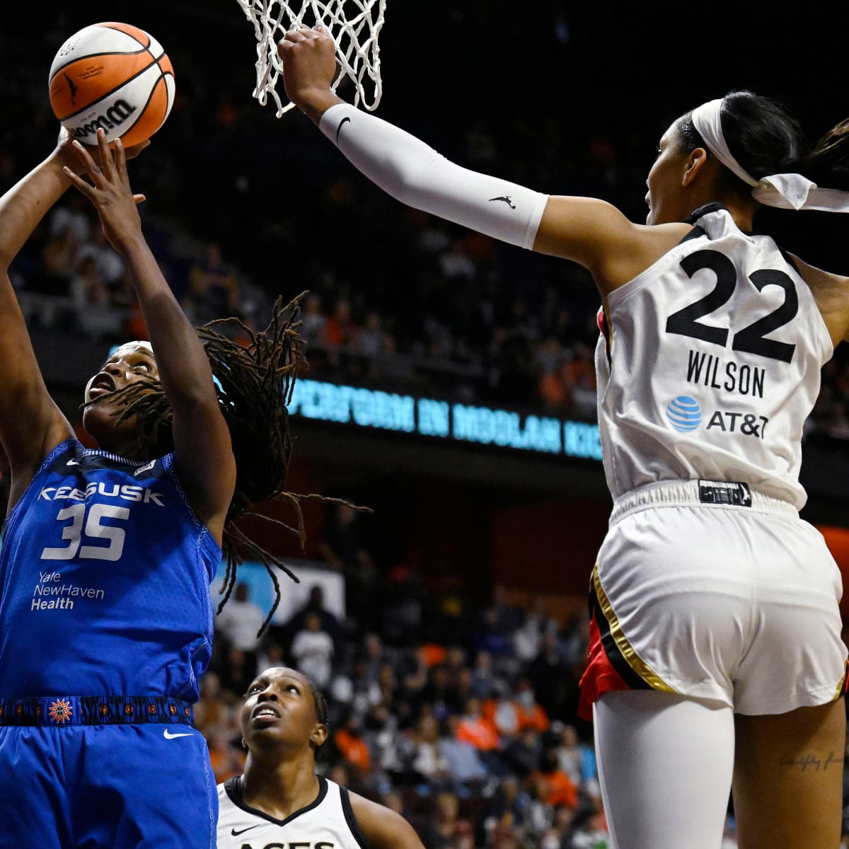 Los Angeles Sparks keep WNBA playoff hopes alive after beating