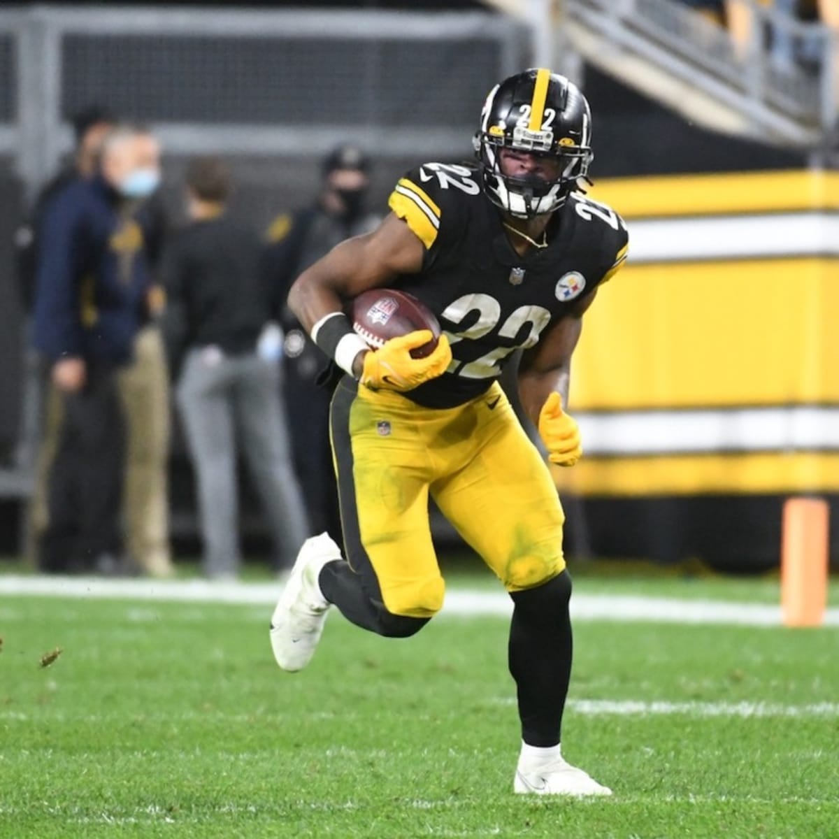 Pittsburgh Steelers RB Najee Harris Quietly Approaching 1,000-Yard  Milestone - Sports Illustrated Pittsburgh Steelers News, Analysis and More