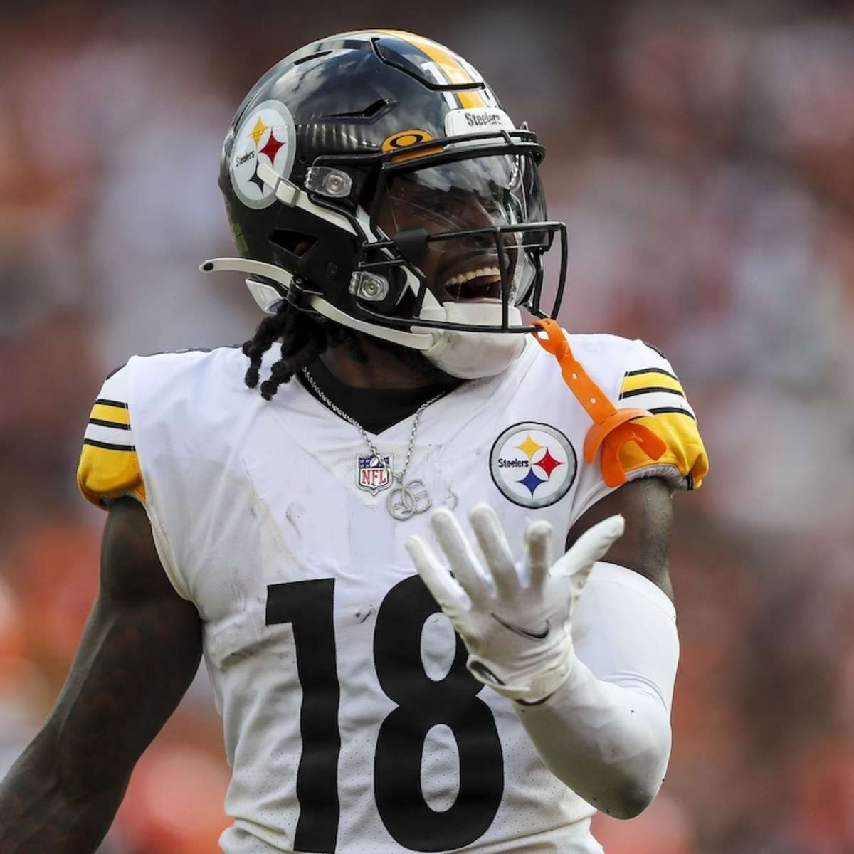 Steelers notes: More opportunities slip from Diontae Johnson, but