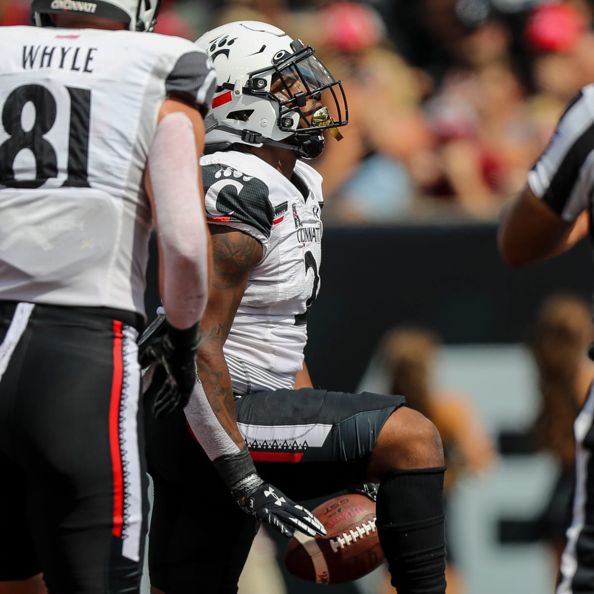 Cincinnati Defeats Miami (Ohio), 38-17, Takes Lead in Battle of