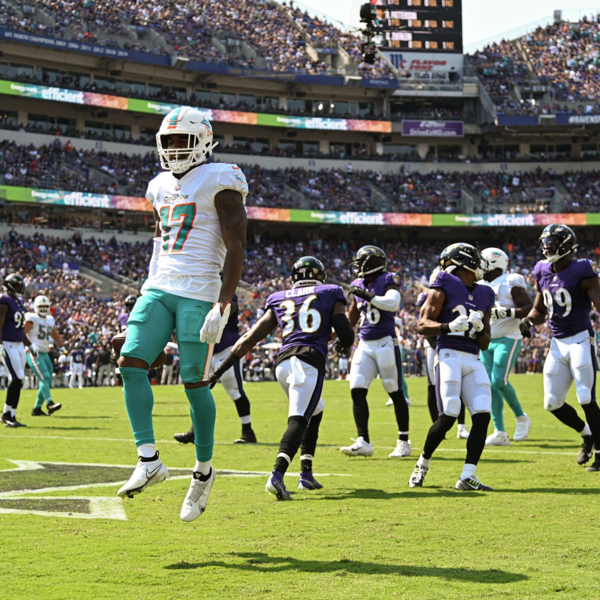 Dolphins come from behind to stun Chargers with 36-34 victory