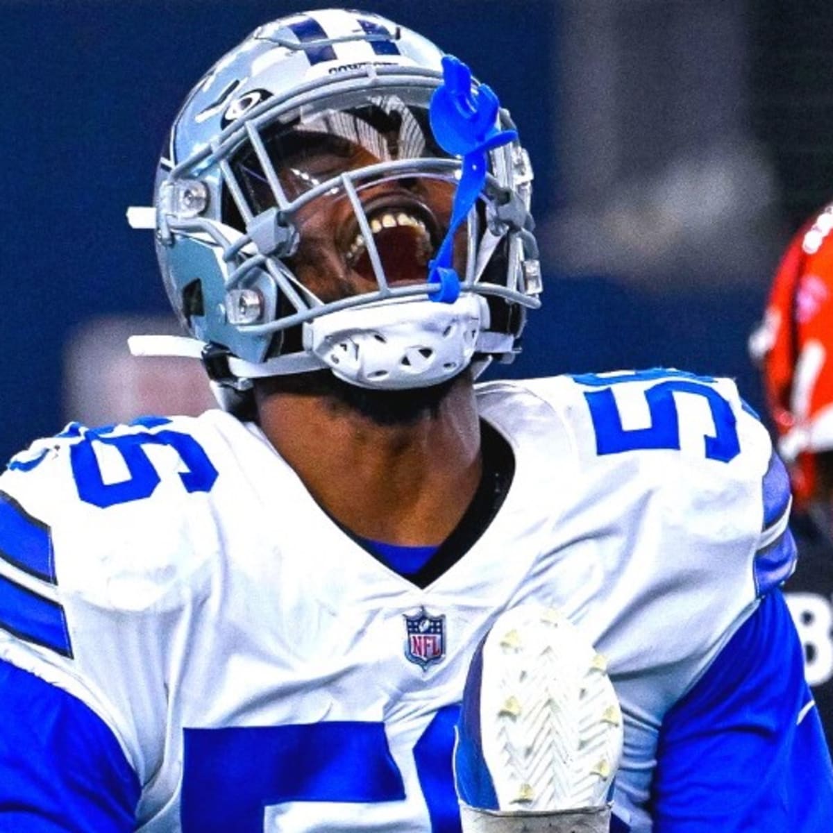 Cincinnati, OH, USA. 13th Dec, 2020. Dallas Cowboys wide receiver CeeDee  Lamb #88 waves to fans after NFL football game action between the Dallas  Cowboys and the Cincinnati Bengals at Paul Brown