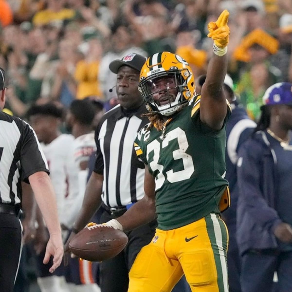 Packers, Jones run past the Bears