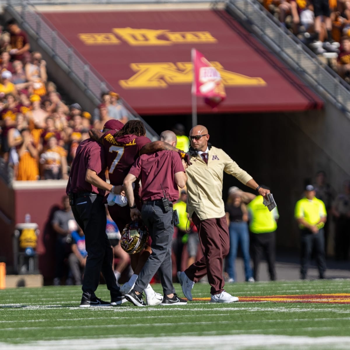 Gophers dominate Colorado 49-7 to start 3-0, lose Chris Autman