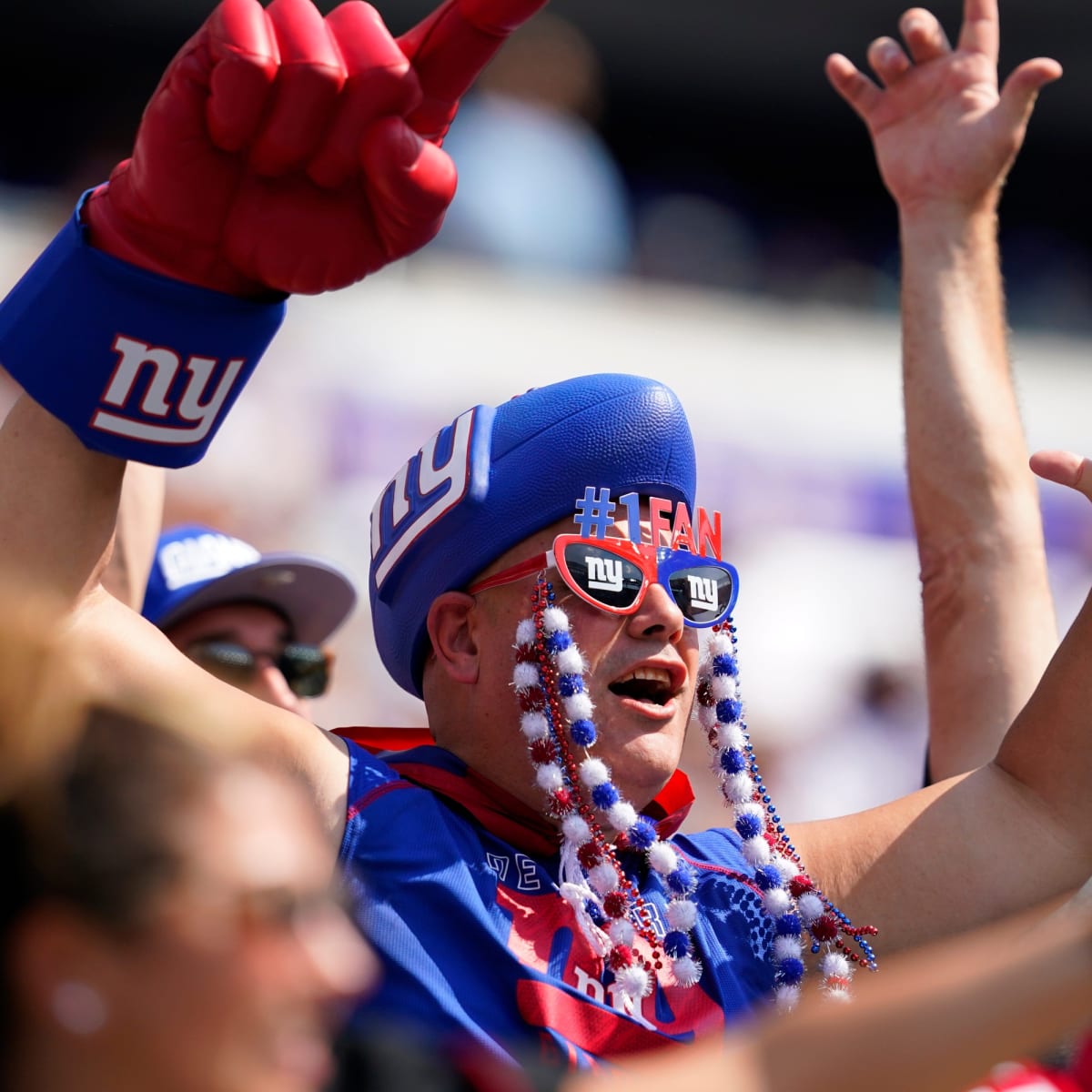 New York Giants Crowd Atmosphere Electric in Home Opener - Sports