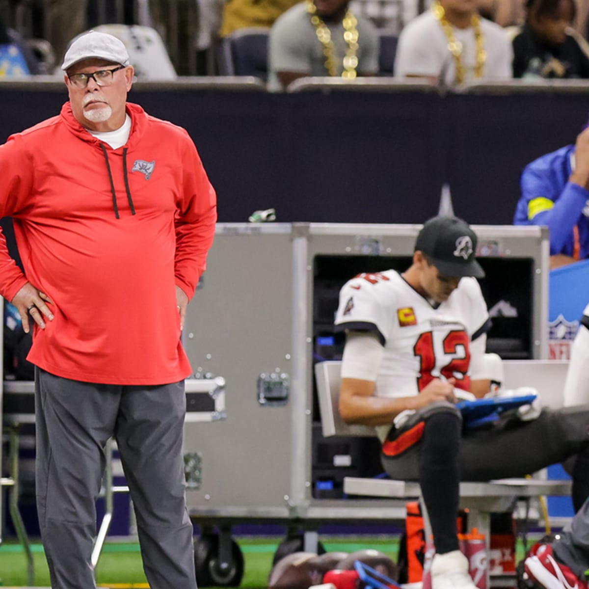 Quinnen Williams Interacts with Bucs WR Mike Evans