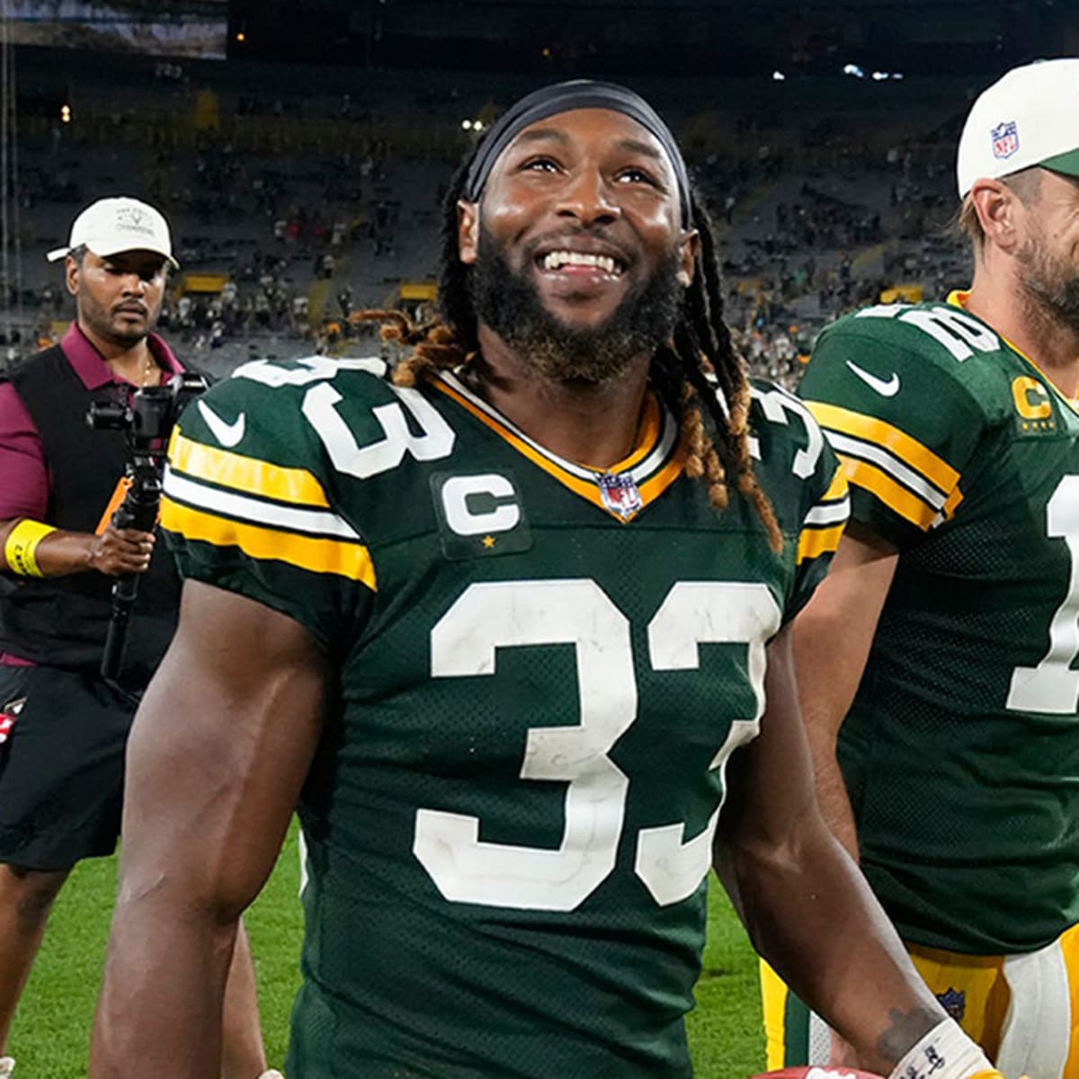 PrizePicks Week 9 NFL DFS Prop Bets: Smash The Over On Aaron Rodgers &  Aaron Jones!