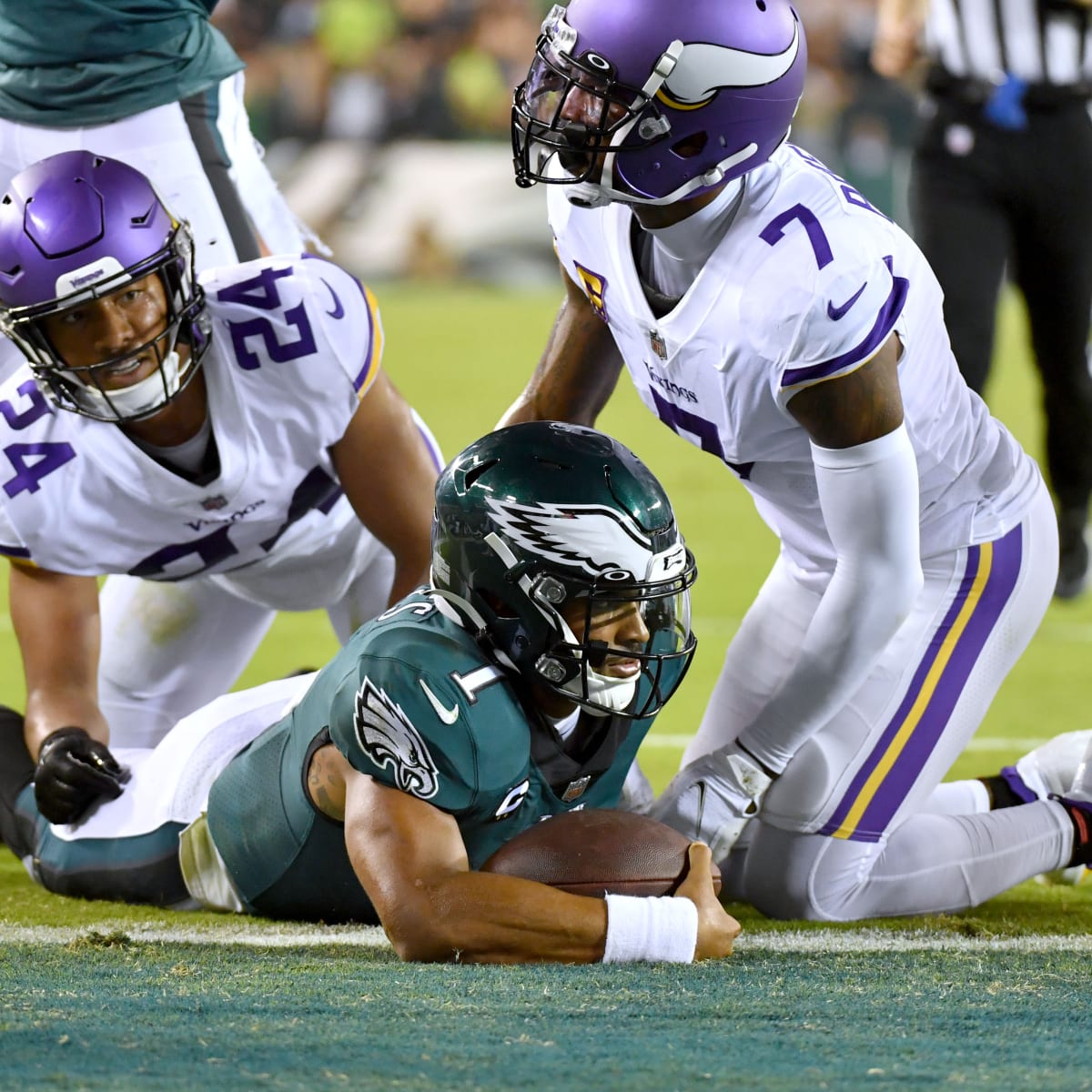 Vikings lose to Eagles 24-7 in another Monday night dud