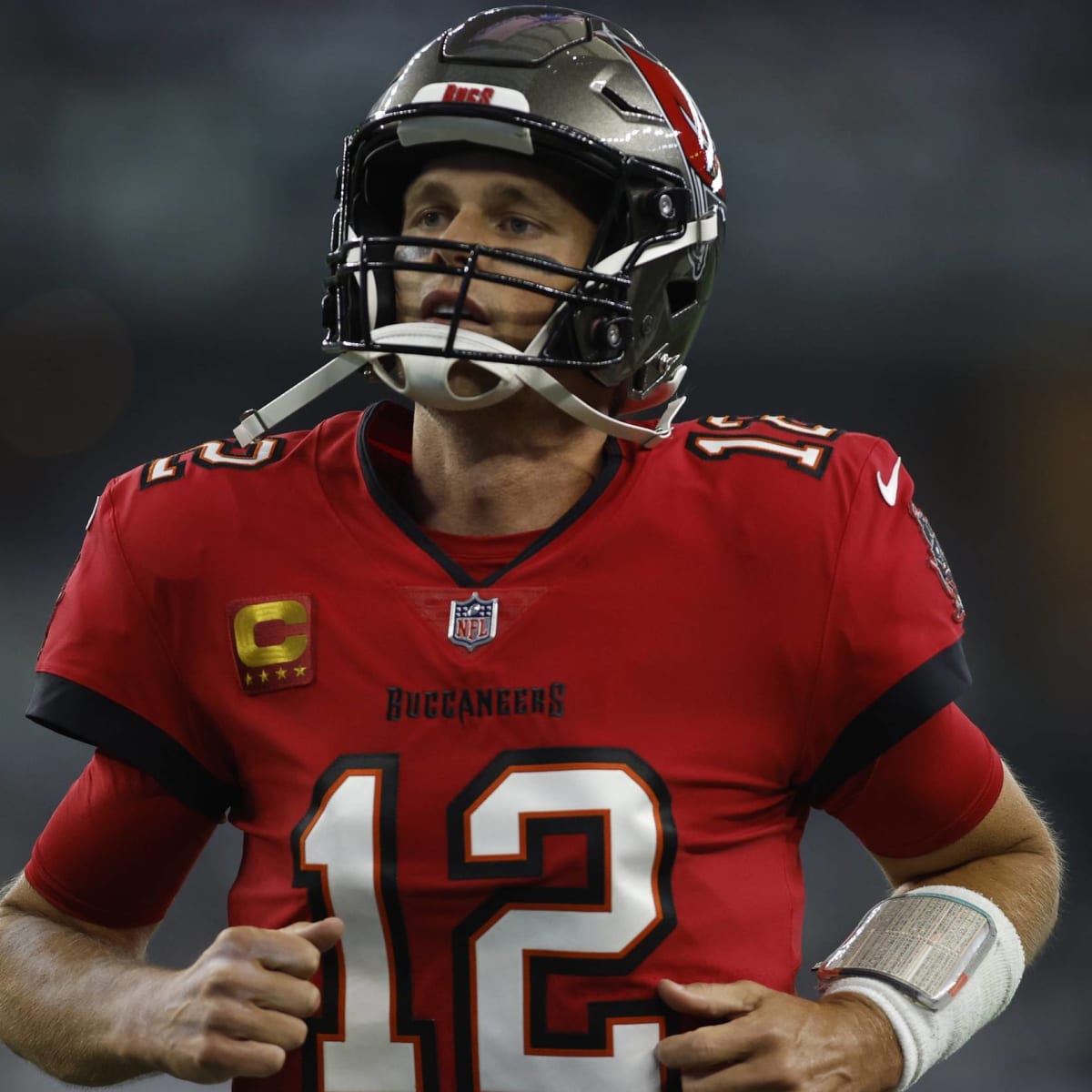 Tom Brady thinks NFL suspension of Mike Evans is 'ridiculous