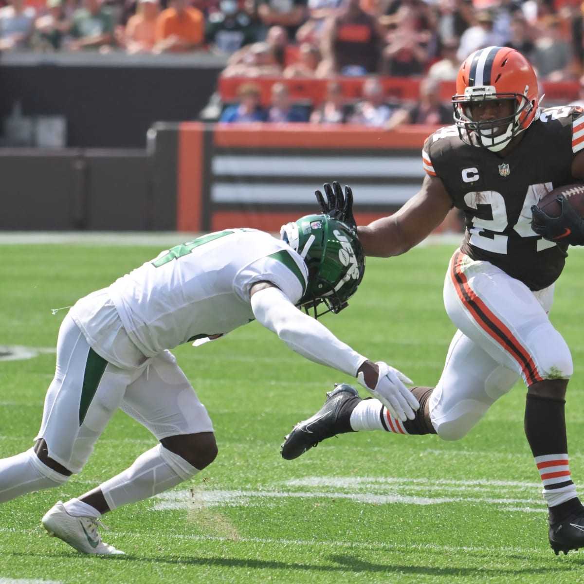 Cleveland Browns running back Nick Chubb (24) plays against the New York  Jets during the first half of an NFL football game, Sunday, Sept. 18, 2022,  in Cleveland. (AP Photo/Ron Schwane Stock