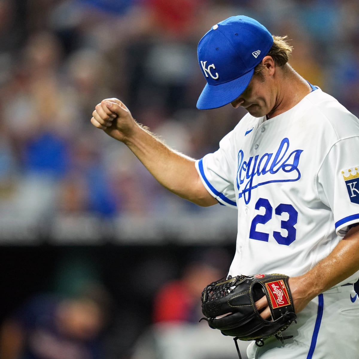 WATCH: Zack Greinke Picks Up 1,000th Strikeout as Member of Royals -  Fastball