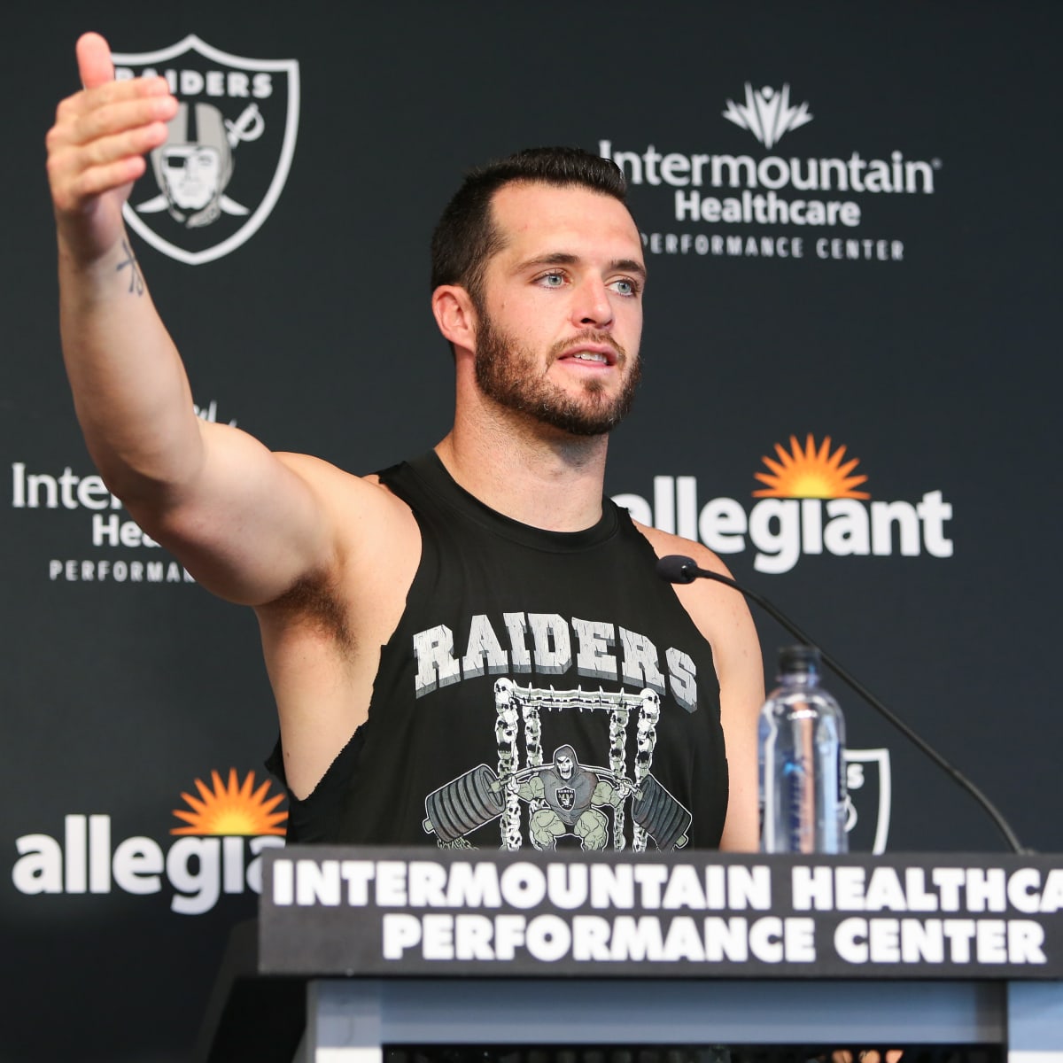 Derek Carr Las Vegas Raiders screaming T-shirt - Ink In Action