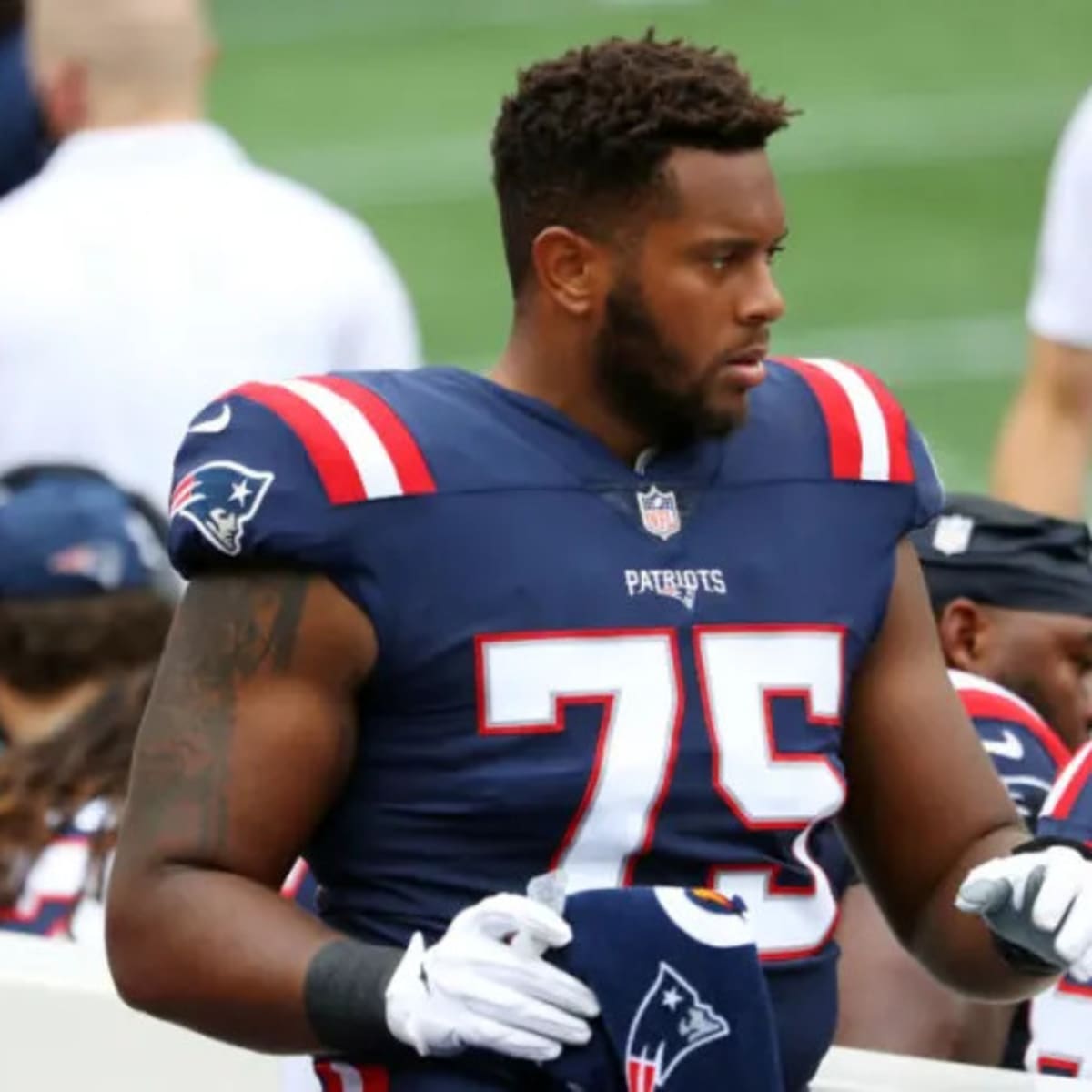 Patriots trade offensive lineman Justin Herron to the Raiders