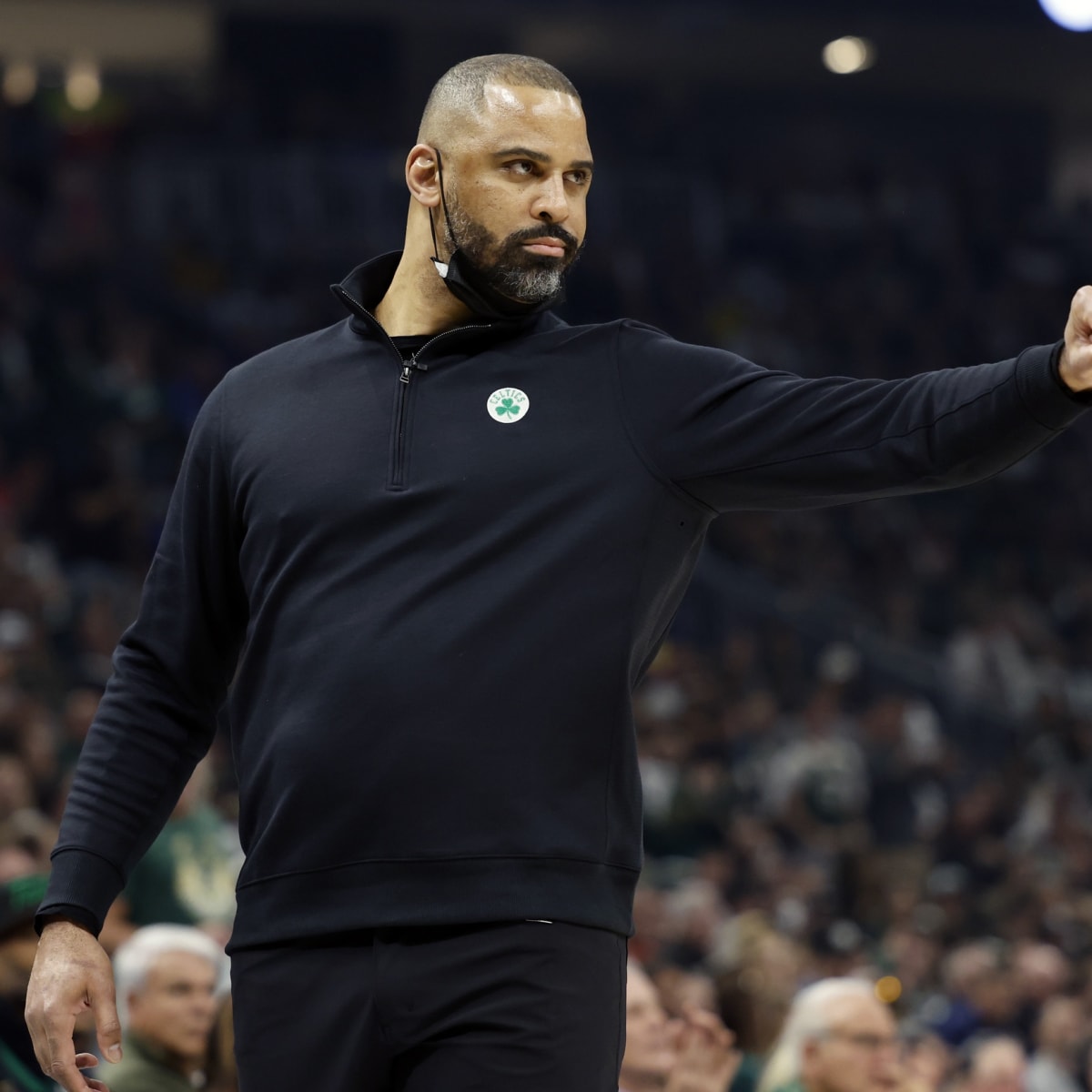 Report: Bucks' Lee joining Celtics coaching staff as top assistant