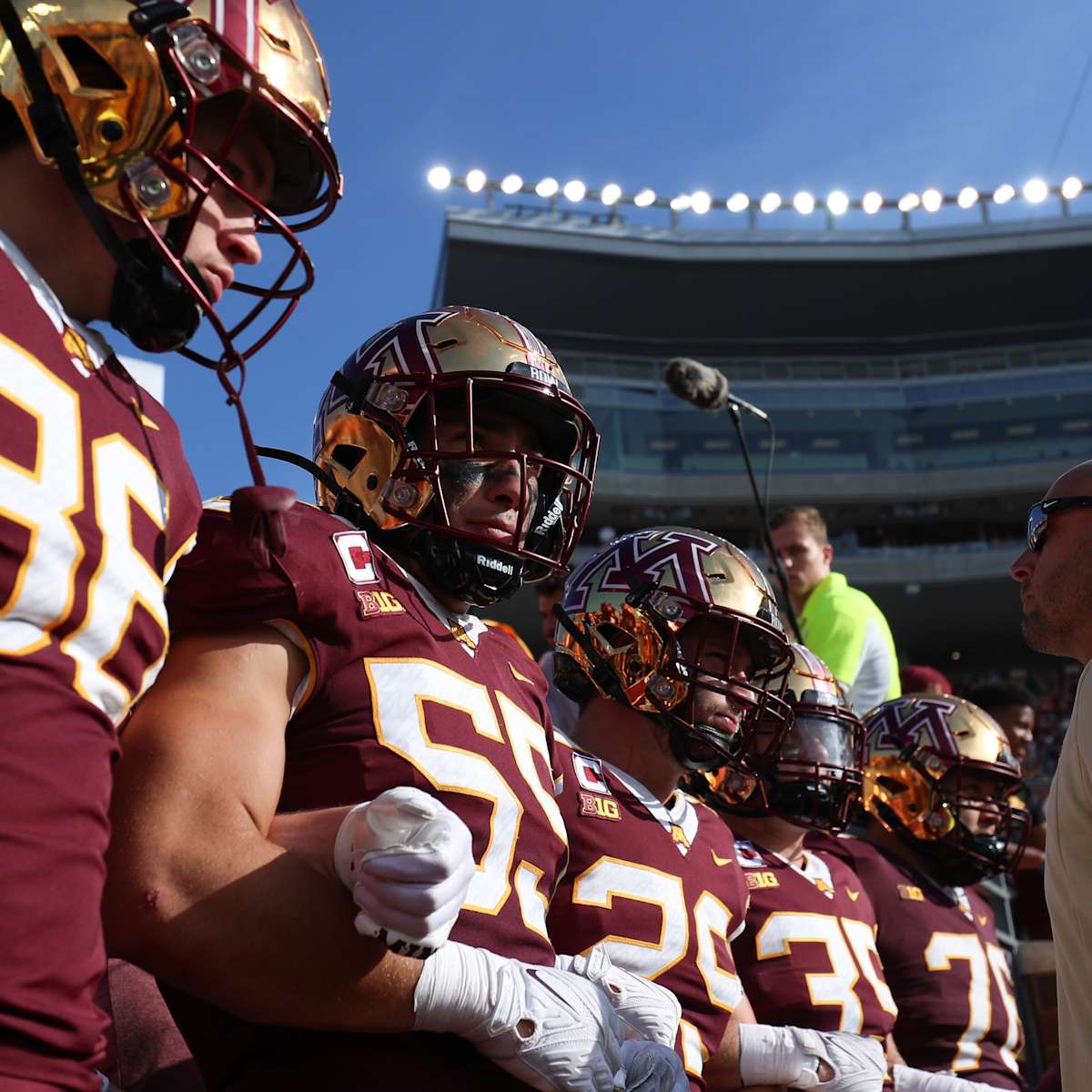 Gophers receiver Chris Autman-Bell leaves Colorado game with