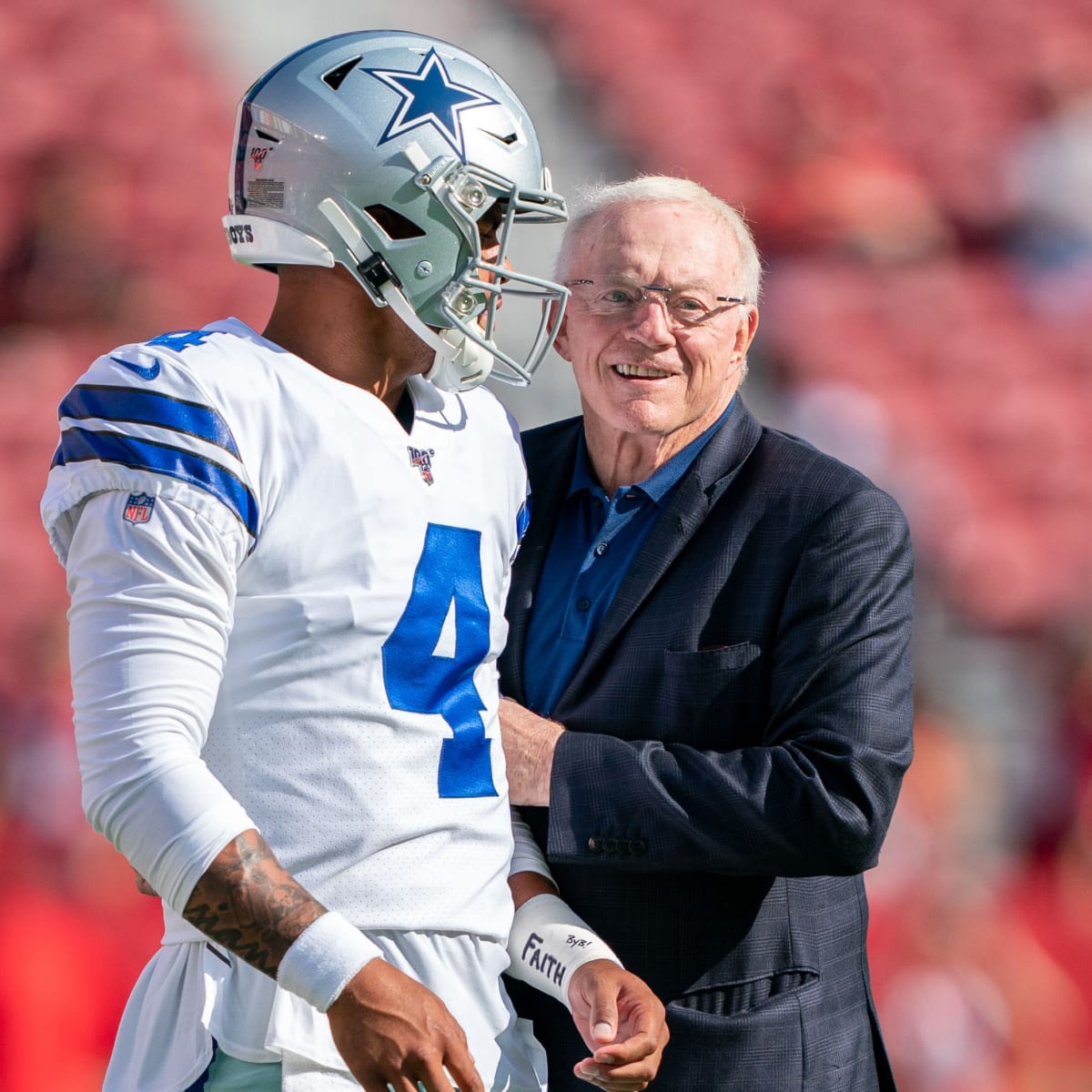 How Dak Prescott Addressed Controversial Jerry Jones Photo