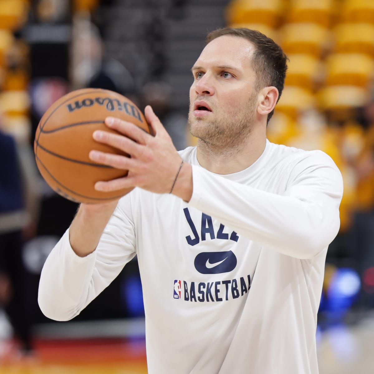 Report: Mavericks eye Bojan Bogdanovic in trade talks with Pistons 