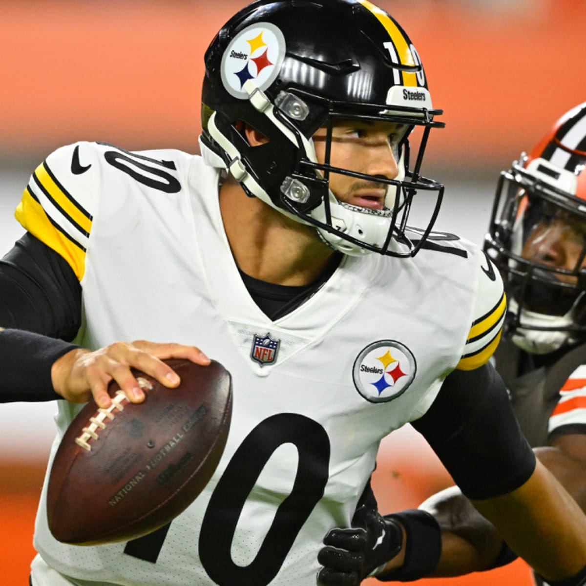 Despite QB Change, Pittsburgh Steelers vs Carolina Panthers Prices Aren't  Dropping - Sports Illustrated Pittsburgh Steelers News, Analysis and More