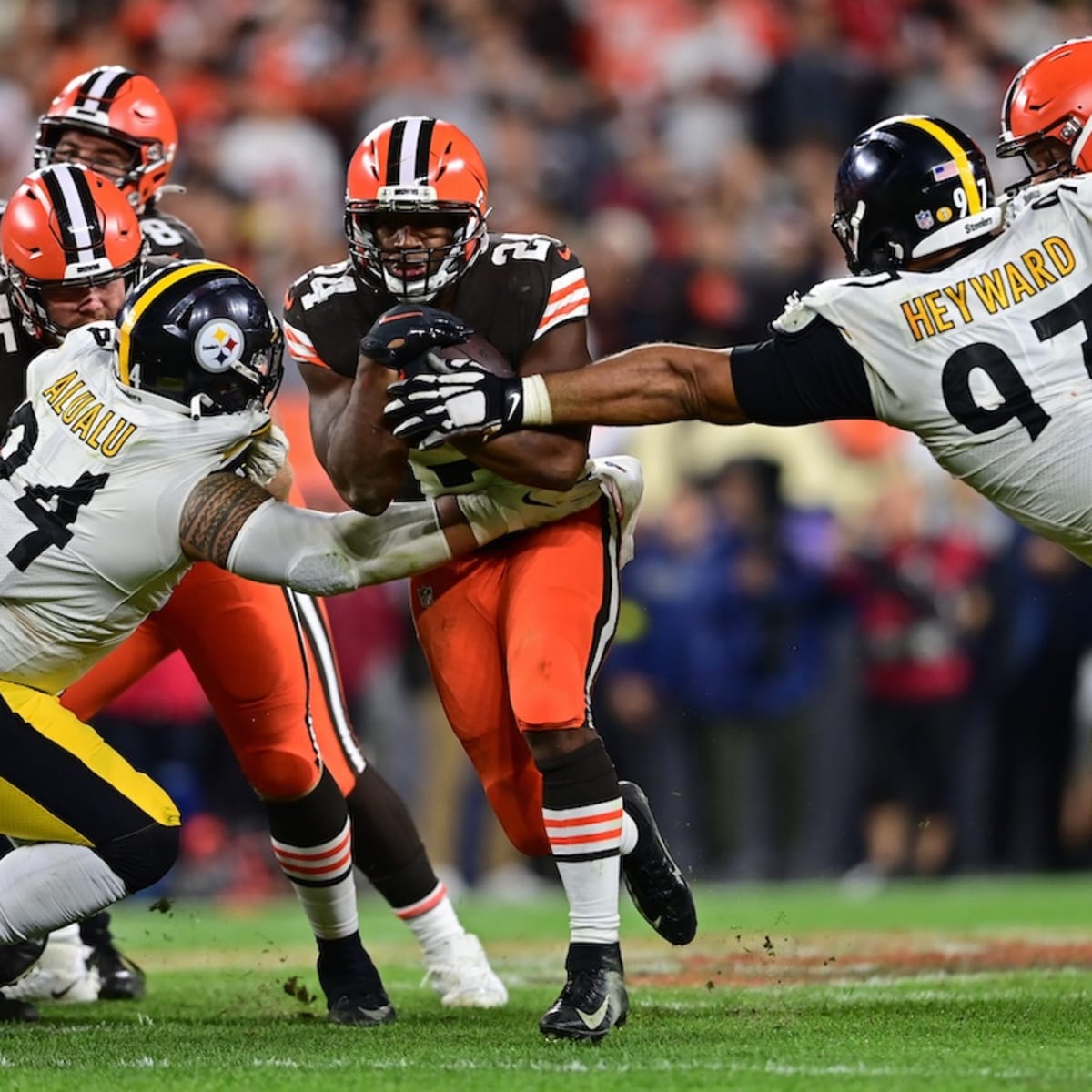 Cleveland Browns' defense giving itself 'no excuses' in 2022 after