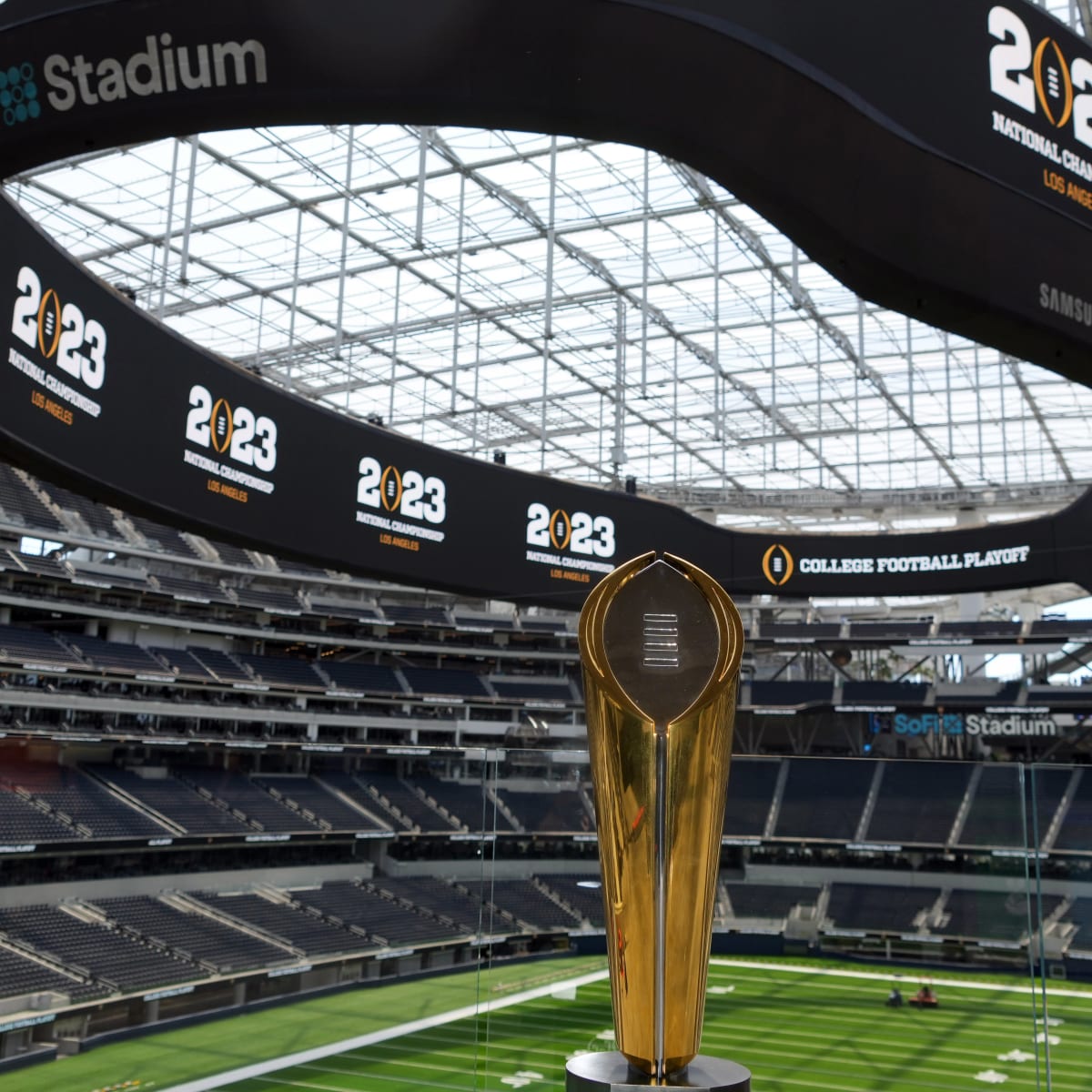 Inaugural 12-team CFP schedule set to avoid NFL playoffs - The San