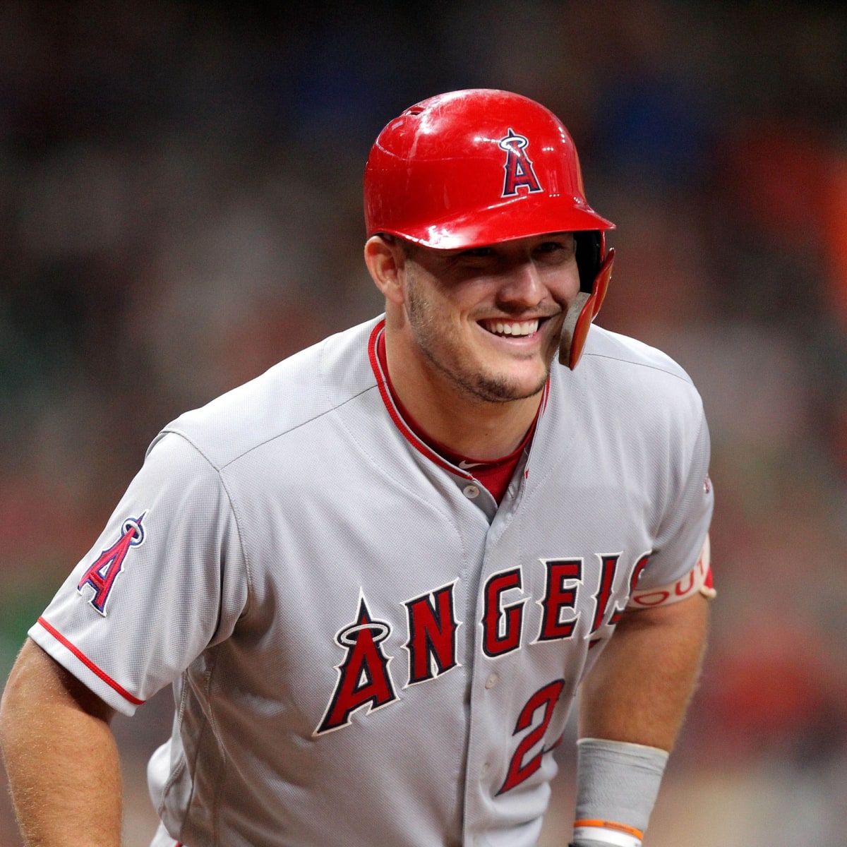 Mike Trout Embraces Eagles' Underdog Role