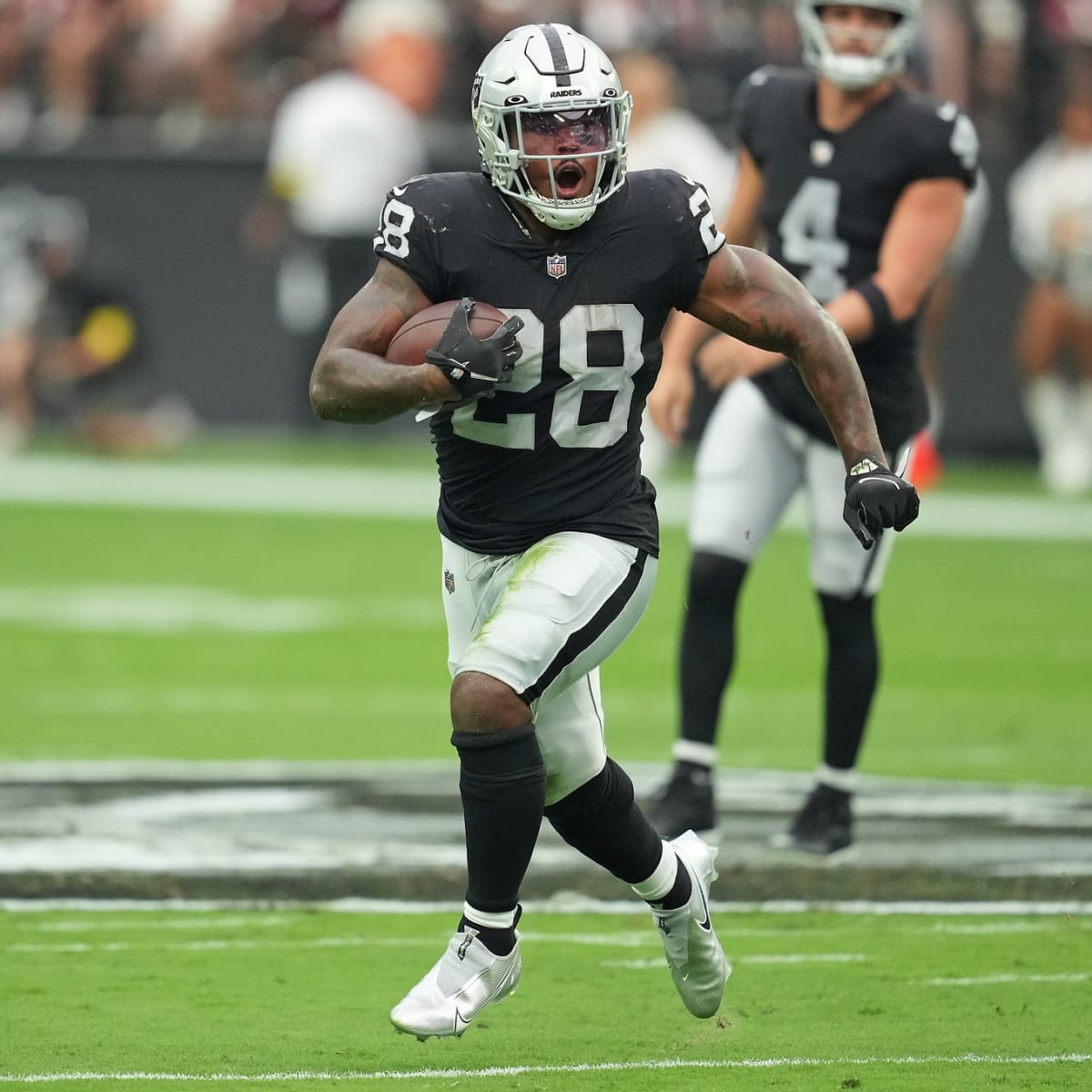 Raiders RB Josh Jacobs downgraded to questionable for Week 1