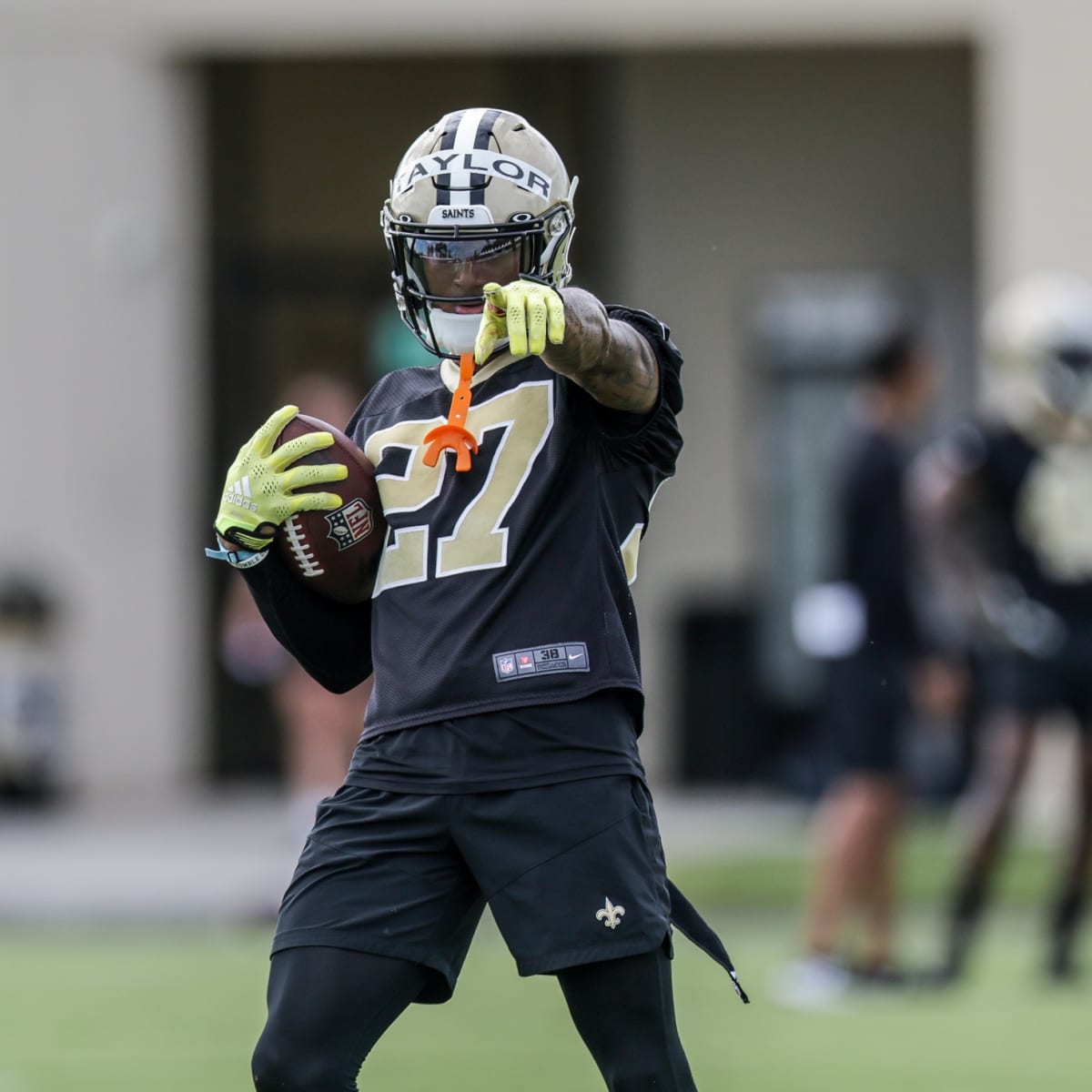 New Orleans Saints cornerback Alontae Taylor (27) looks into the backfield  during an NFL football game against the San Francisco 49ers, Sunday,  Nov.27, 2022, in Santa Clara, Calif. (AP Photo/Scot Tucker Stock