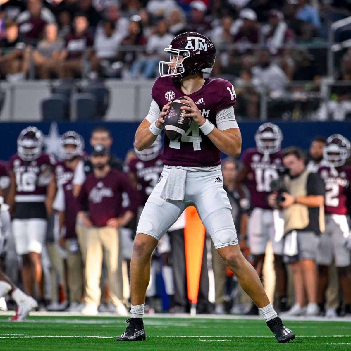 Texas A&M vs. Arkansas score: No. 23 Aggies hang on as wild mistakes prove  costly for No. 10 Razorbacks 