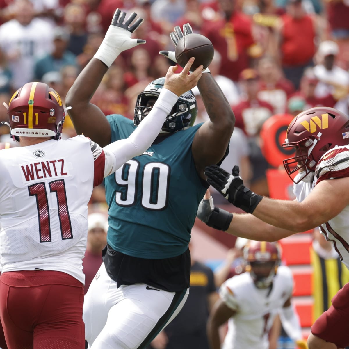 Breaking News: Eagles place Robert Quinn on IR following knee