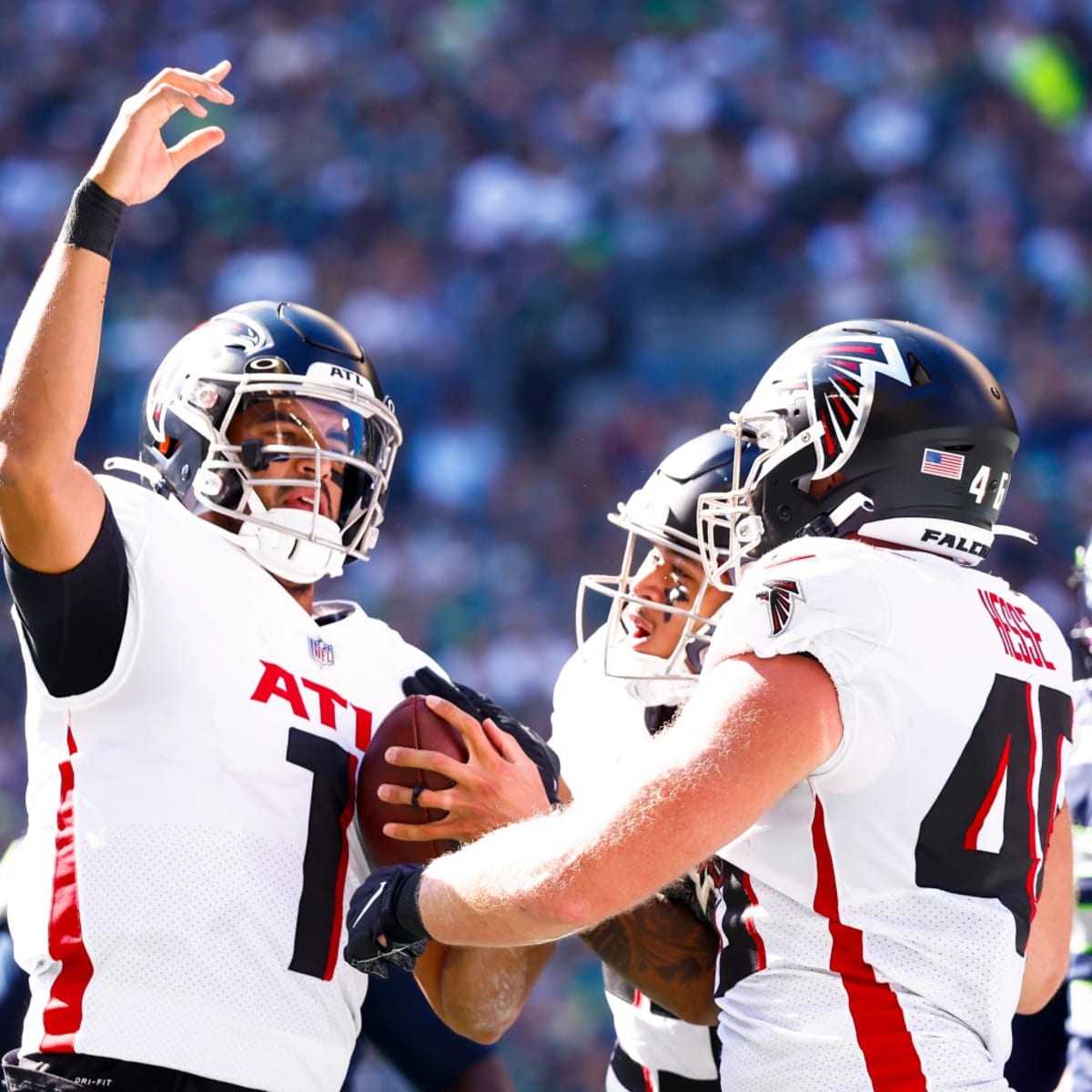 Falcons-Seahawks game momentarily delayed after unidentified drone flies  over Lumen Field 