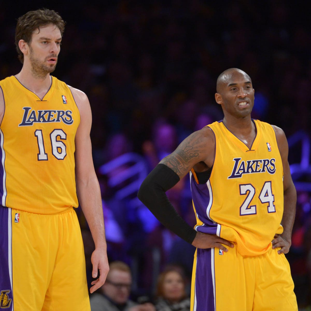 Pau Gasol's No. 16 Lakers jersey unveiled next to Kobe Bryant's