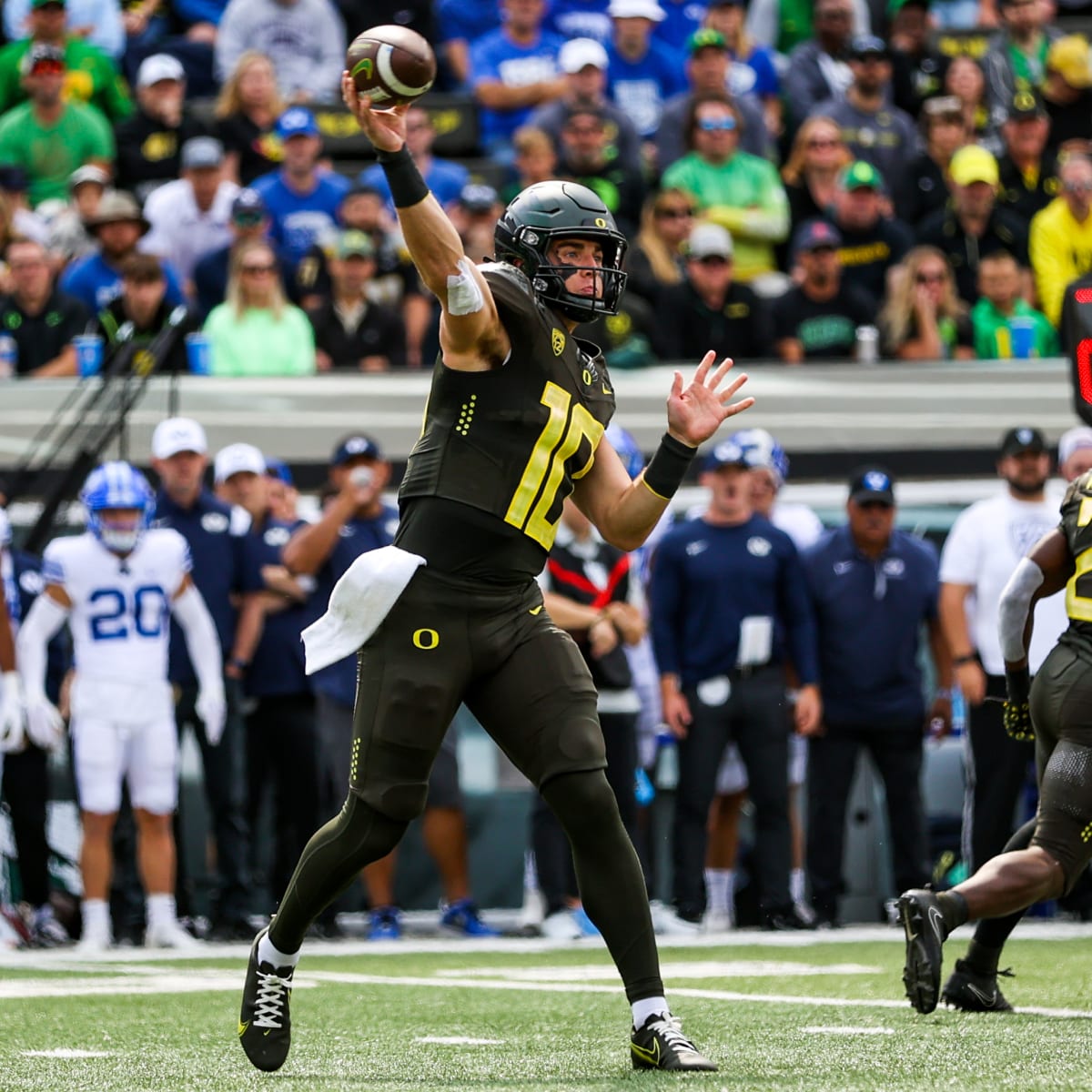 Bo Nix announces transfer to Oregon for senior season