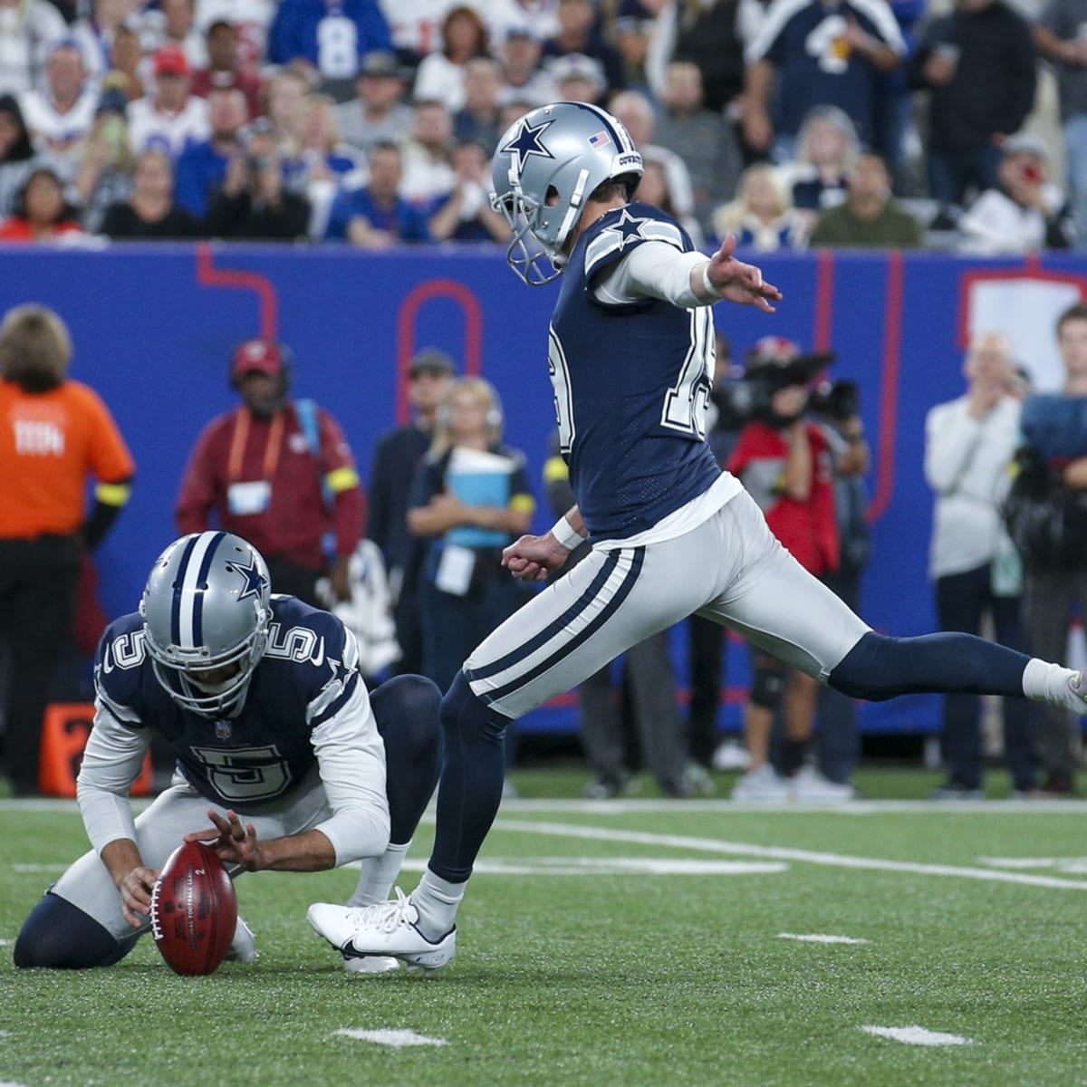 Giants lose halftime lead, fall to Cowboys 28-20