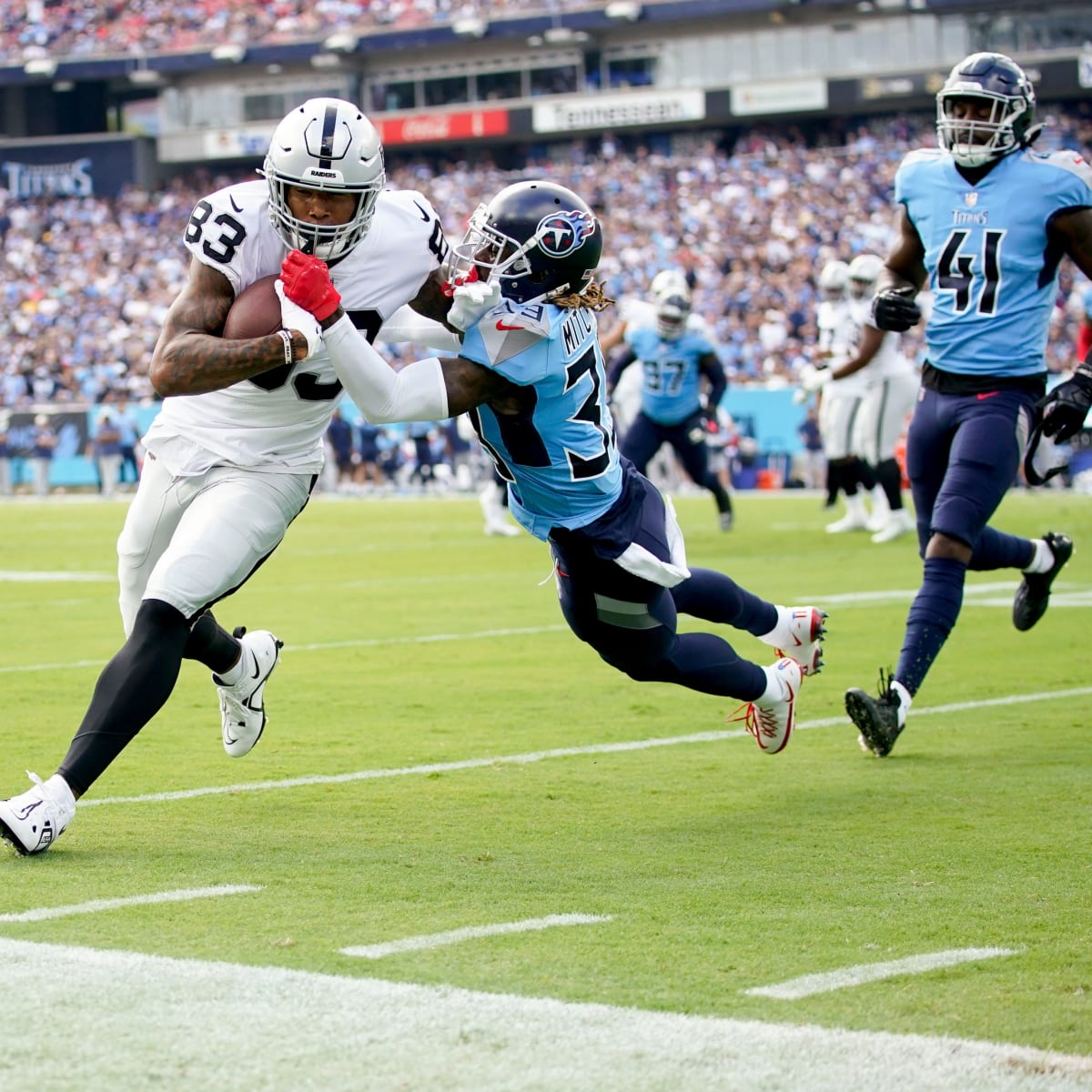 Las Vegas Raiders tight end Darren Waller (83) during the second half of an  NFL football game against the Los Angeles Chargers, Sunday, Jan. 9, 2022,  in Las Vegas. (AP Photo/Ellen Schmidt