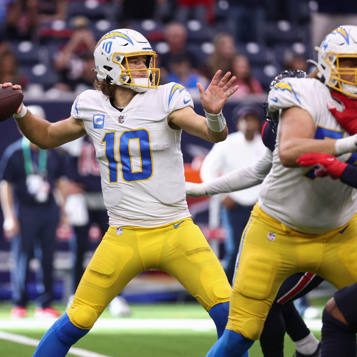 Los Angeles Chargers vs Houston Texans Prediction, 10/2/2022 NFL Picks,  Best Bets & Odds Week 4