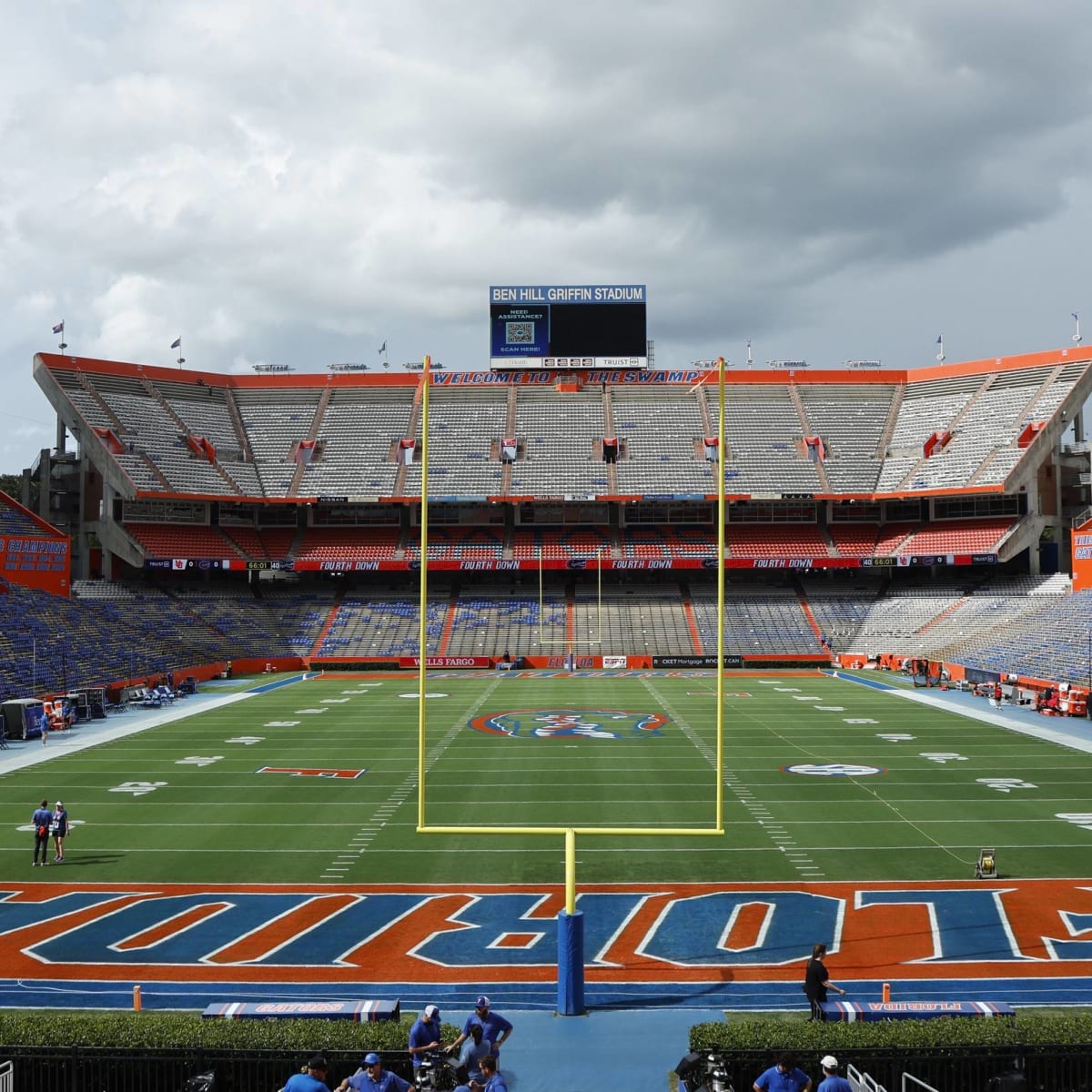 Open or closed? How the AT&T roof plays into Michigan-Florida season opener  