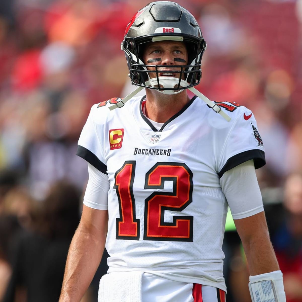 Tom Brady wears shirt with high school yearbook photo to Buccaneers-Packers  game – NBC Sports Boston