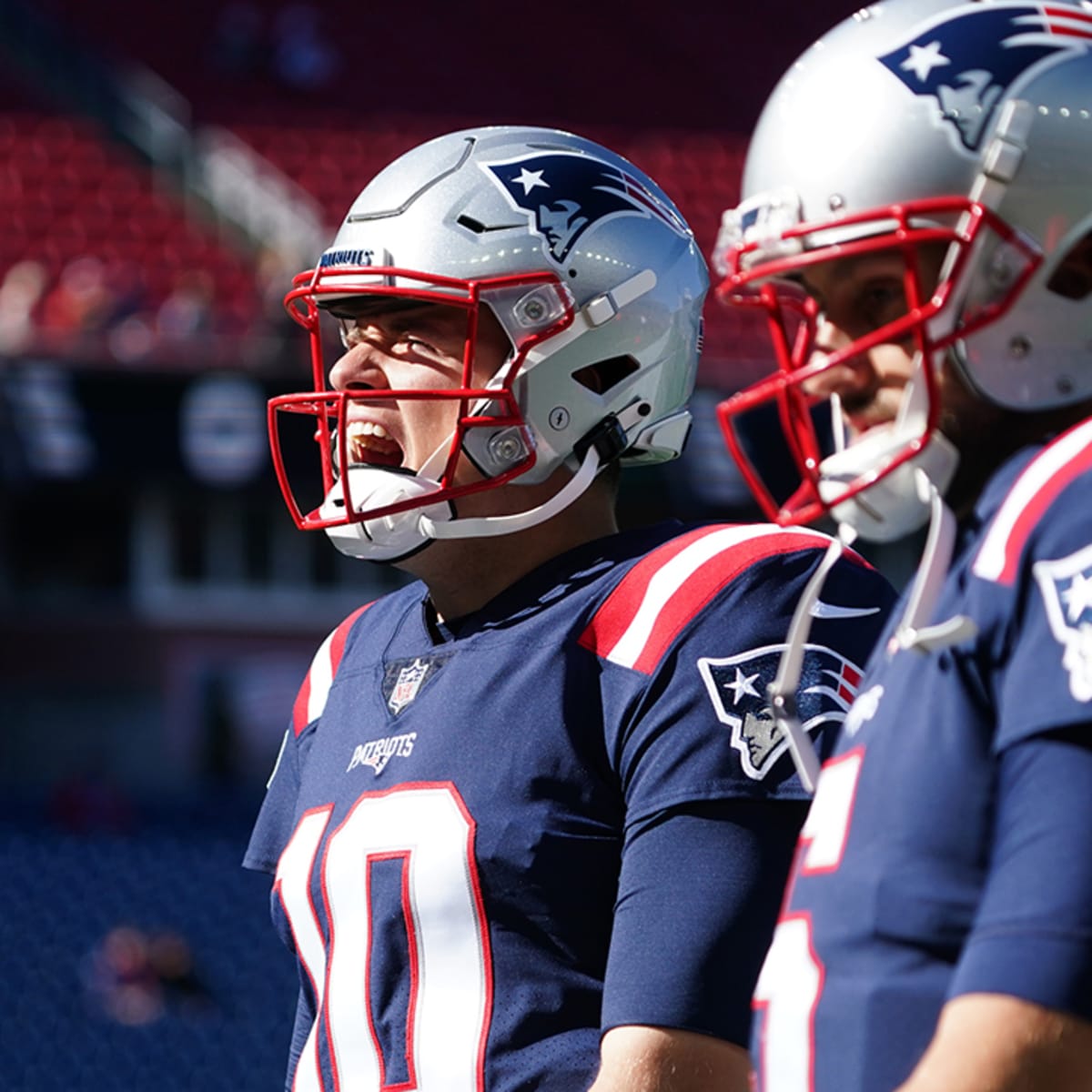 Patriots face Packers with Hoyer at QB for injured Jones