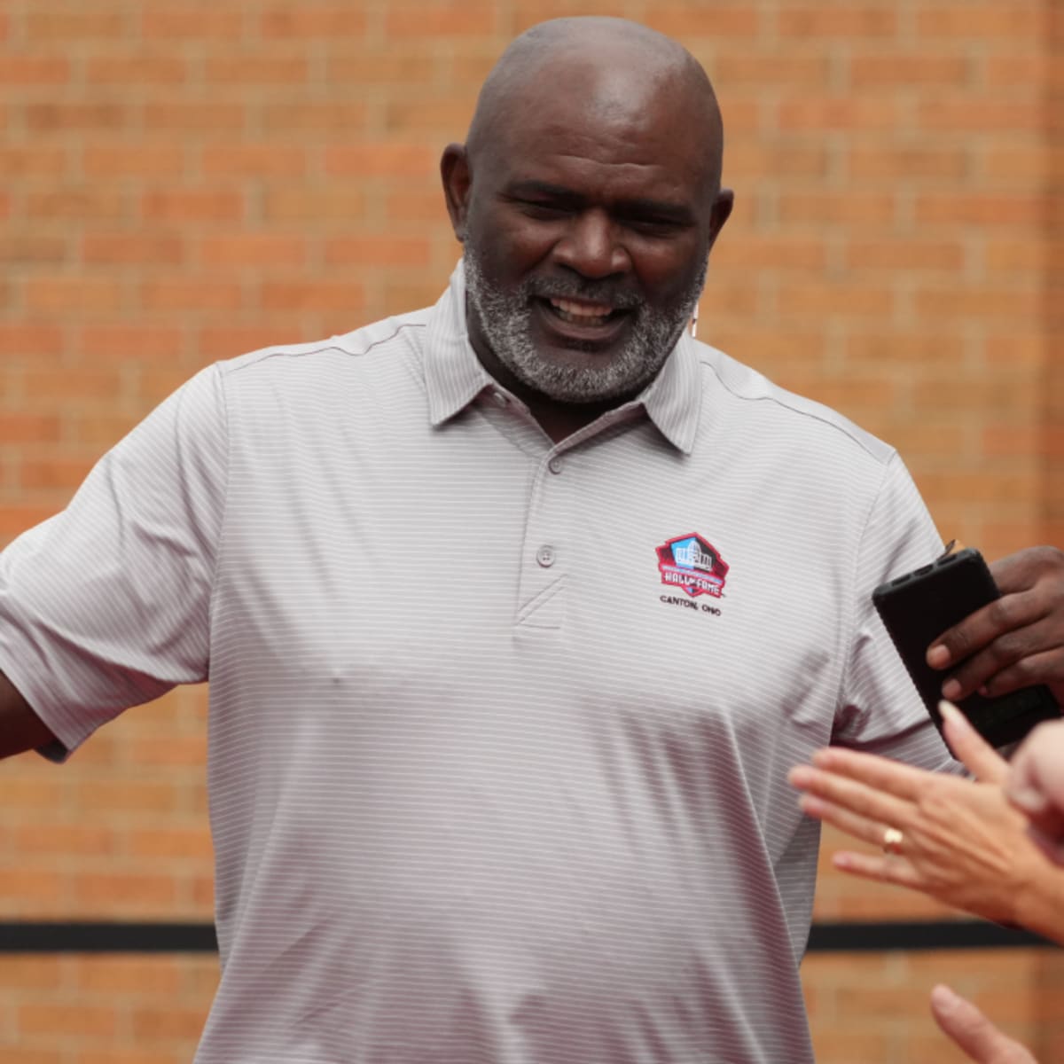 Lawrence Taylor praises, takes dig at Cowboys' Micah Parsons as