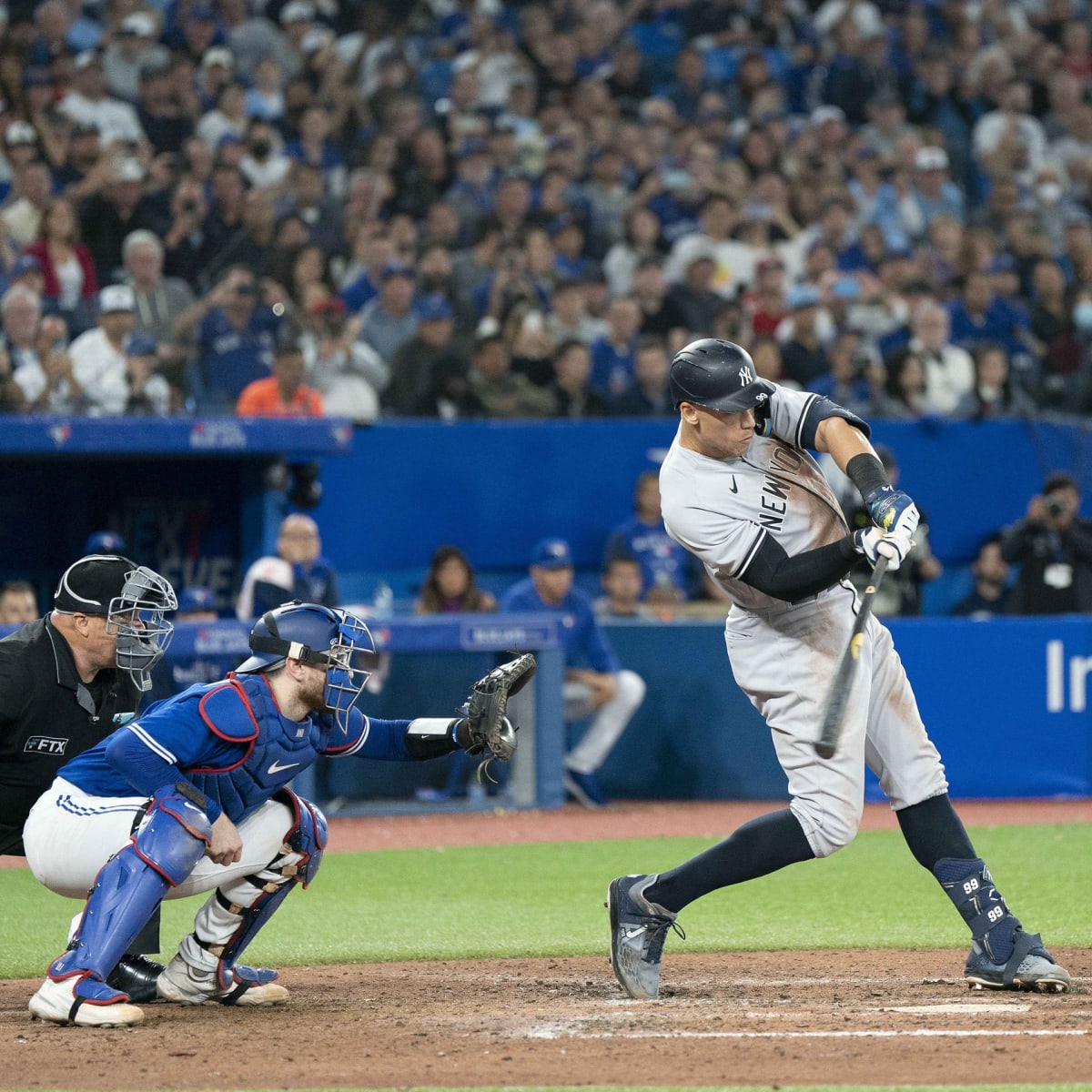 New York Yankees Share Special Moment, Celebrating Historic Aaron Judge  Home Run - Sports Illustrated NY Yankees News, Analysis and More