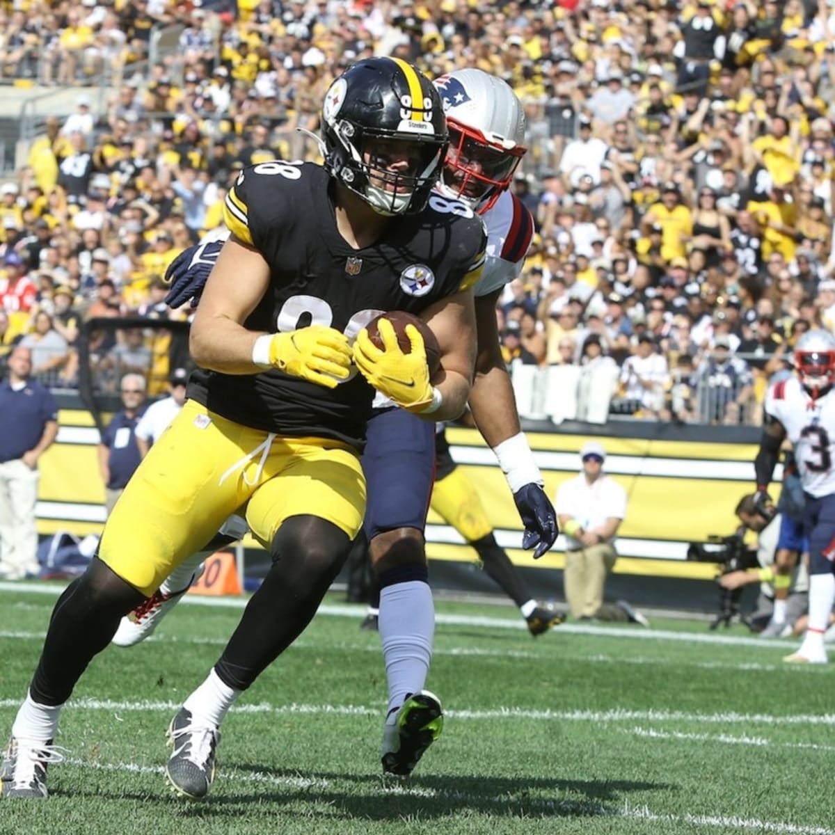 Mass. native and Steelers TE Pat Freiermuth focused on 'taking my game to  the next level' following standout rookie year in Pittsburgh 