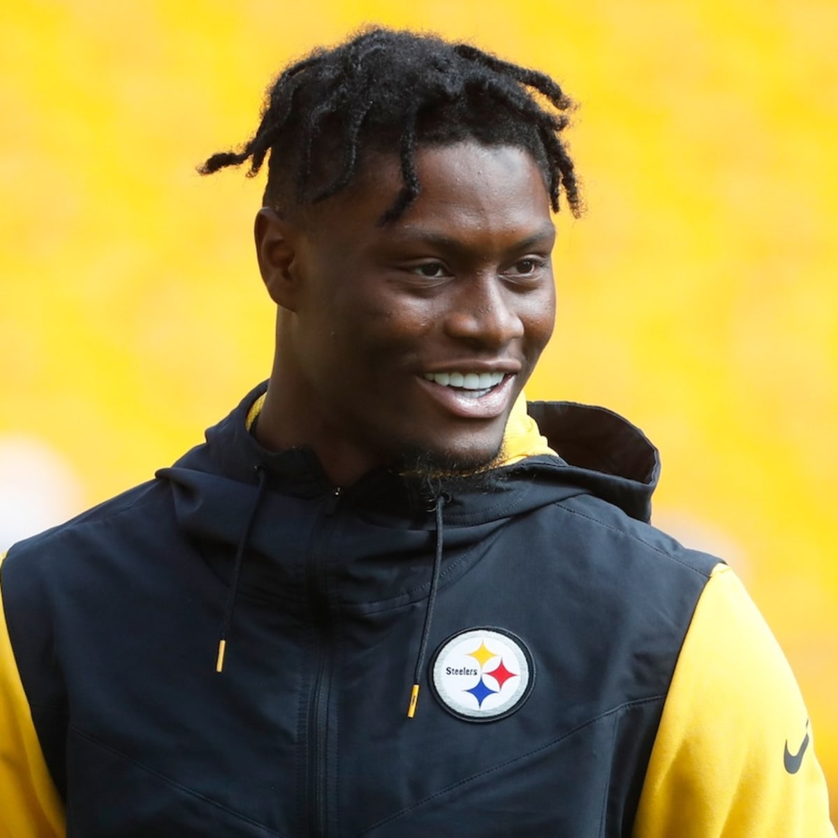 Pittsburgh Steelers wide receiver George Pickens (14) runs up the field  during an NFL football game against the Cleveland Browns, Thursday, Sept.  22, 2022, in Cleveland. (AP Photo/Kirk Irwin Stock Photo - Alamy