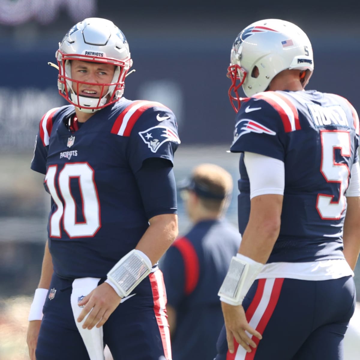 Who Do New England Patriots Turn To in Mac Jones Absence: 14-Year Veteran  Brian Hoyer or Rookie Bailey Zappe? - Sports Illustrated New England  Patriots News, Analysis and More